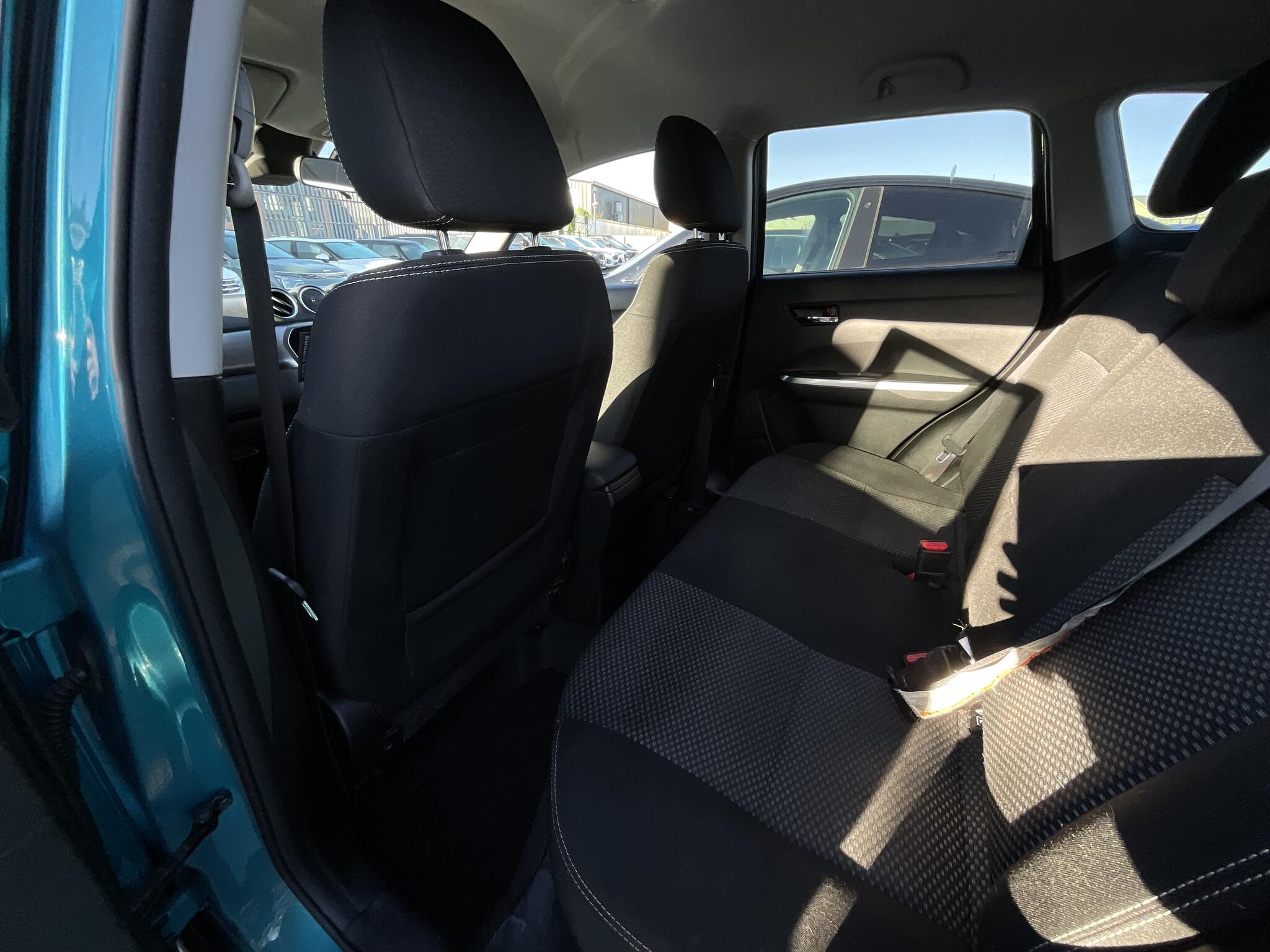 Suzuki Vitara view 13