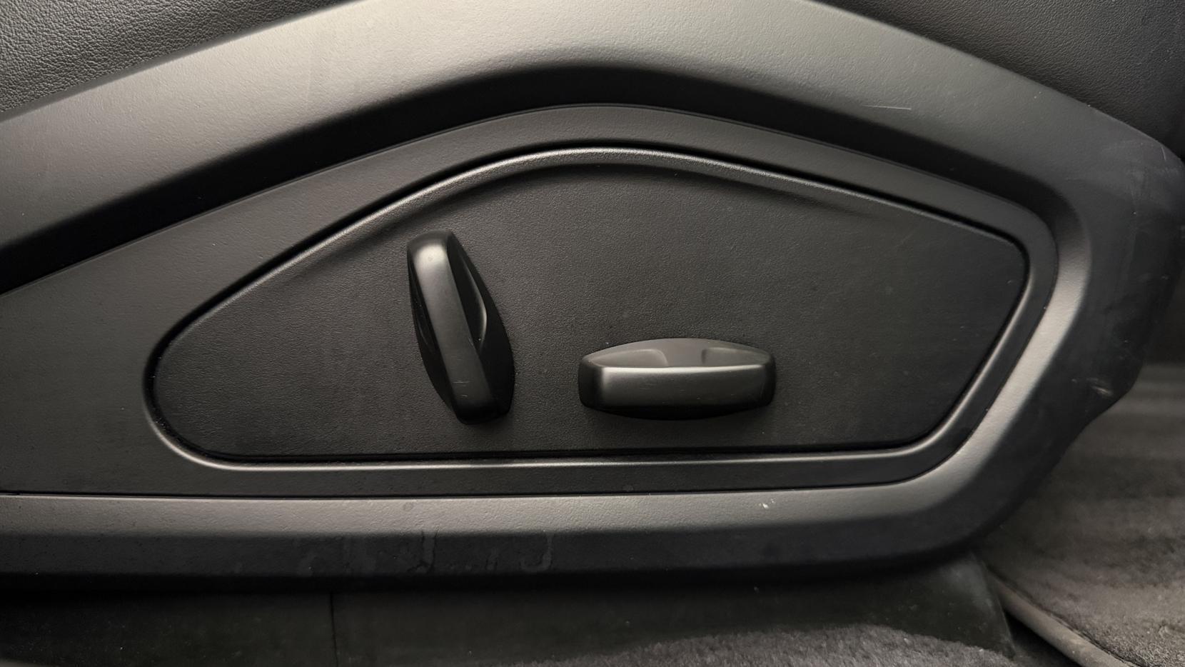 Porsche Taycan view 31