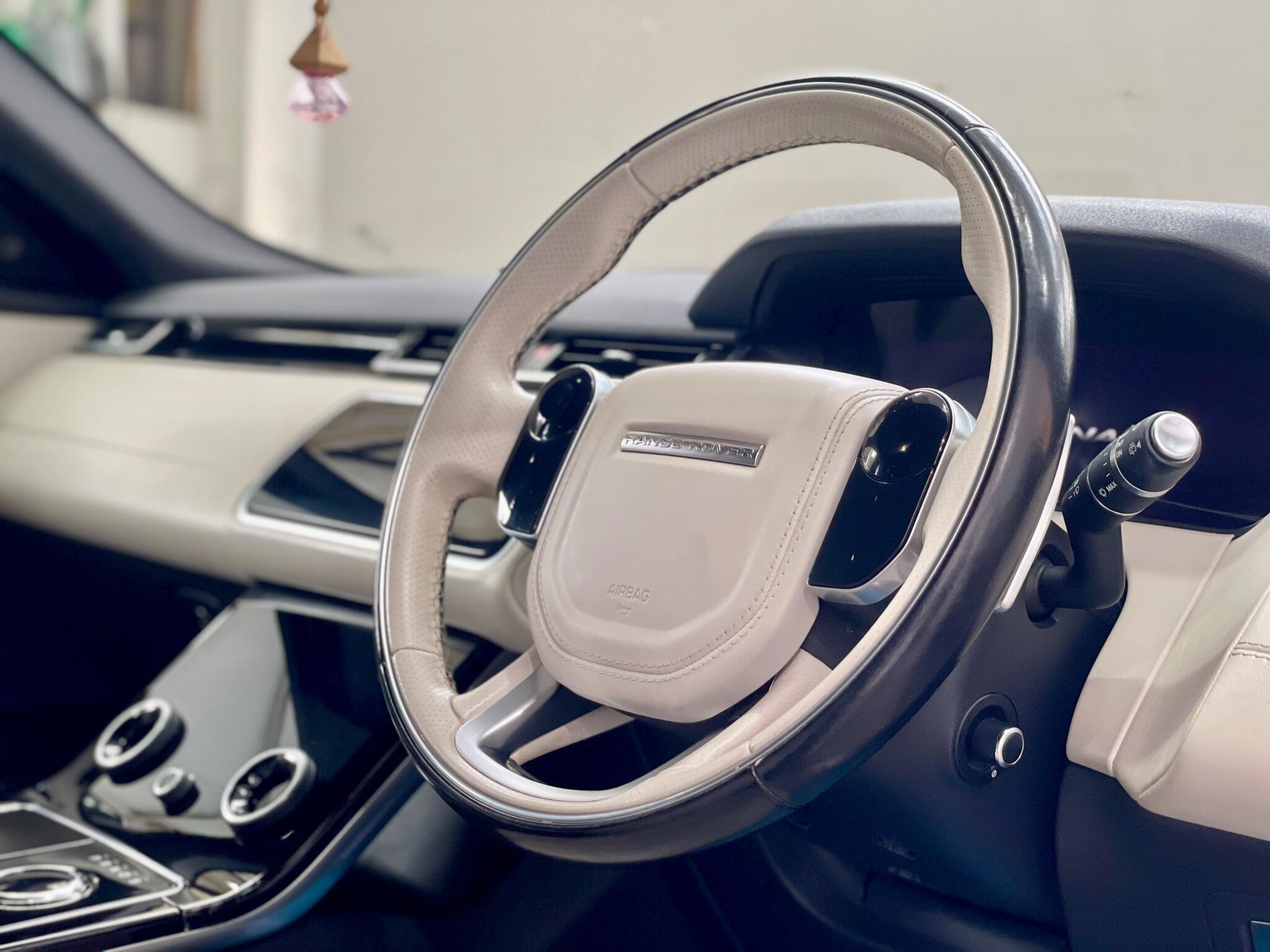 Land Rover Range Rover Velar view 41
