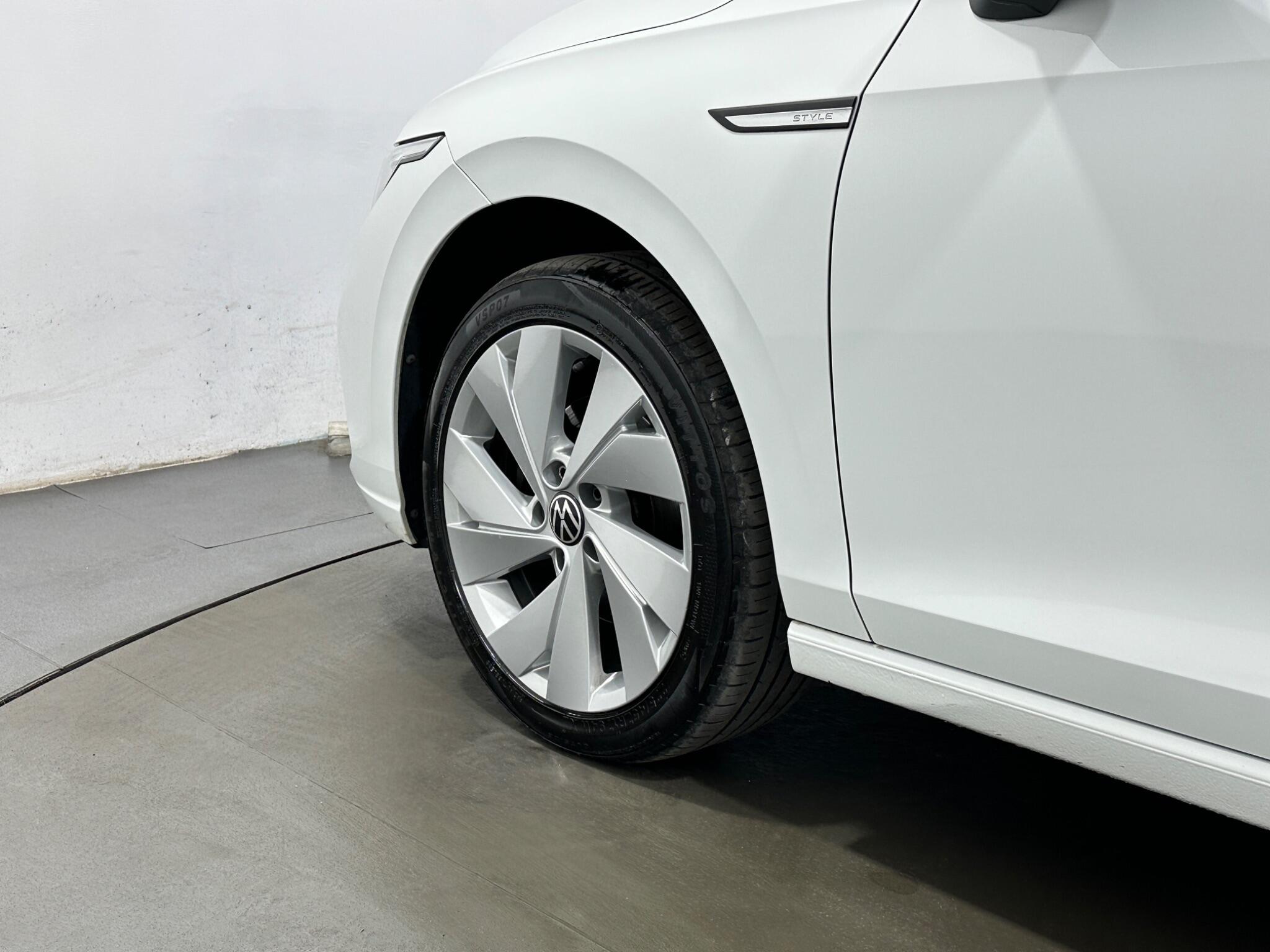 Volkswagen Golf view 50