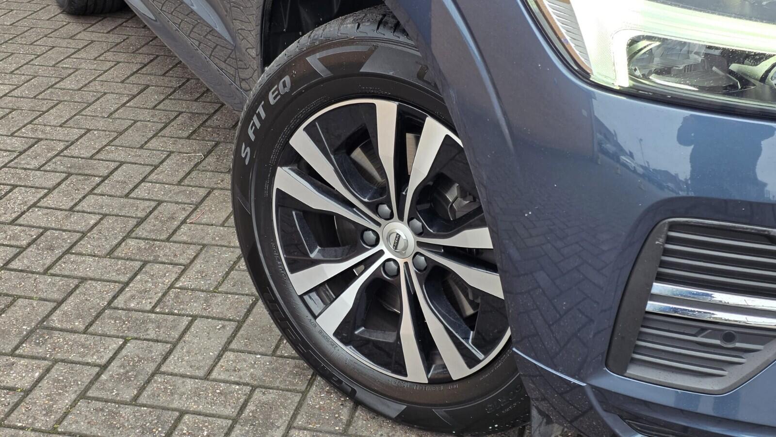 Volvo XC60 view 11