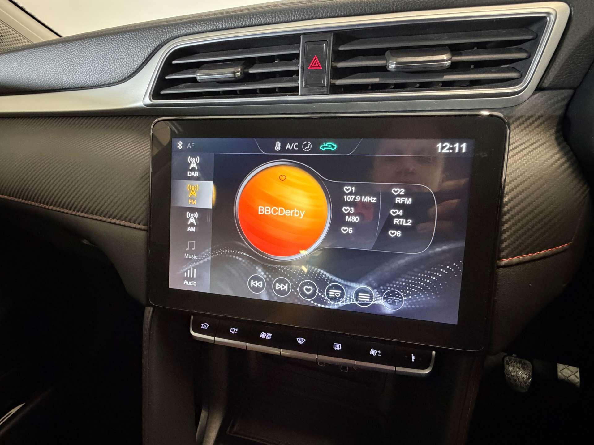 MG ZS view 43