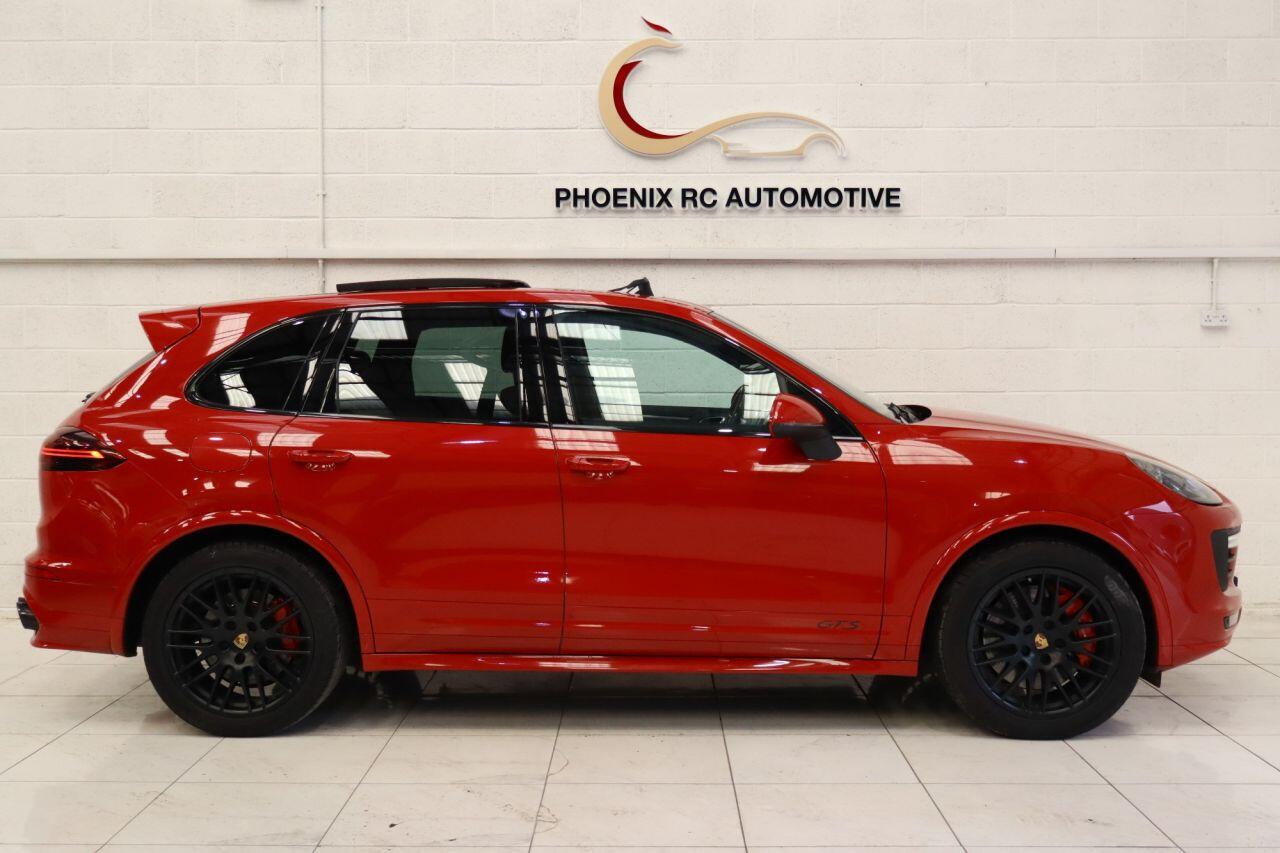 Porsche Cayenne view 5