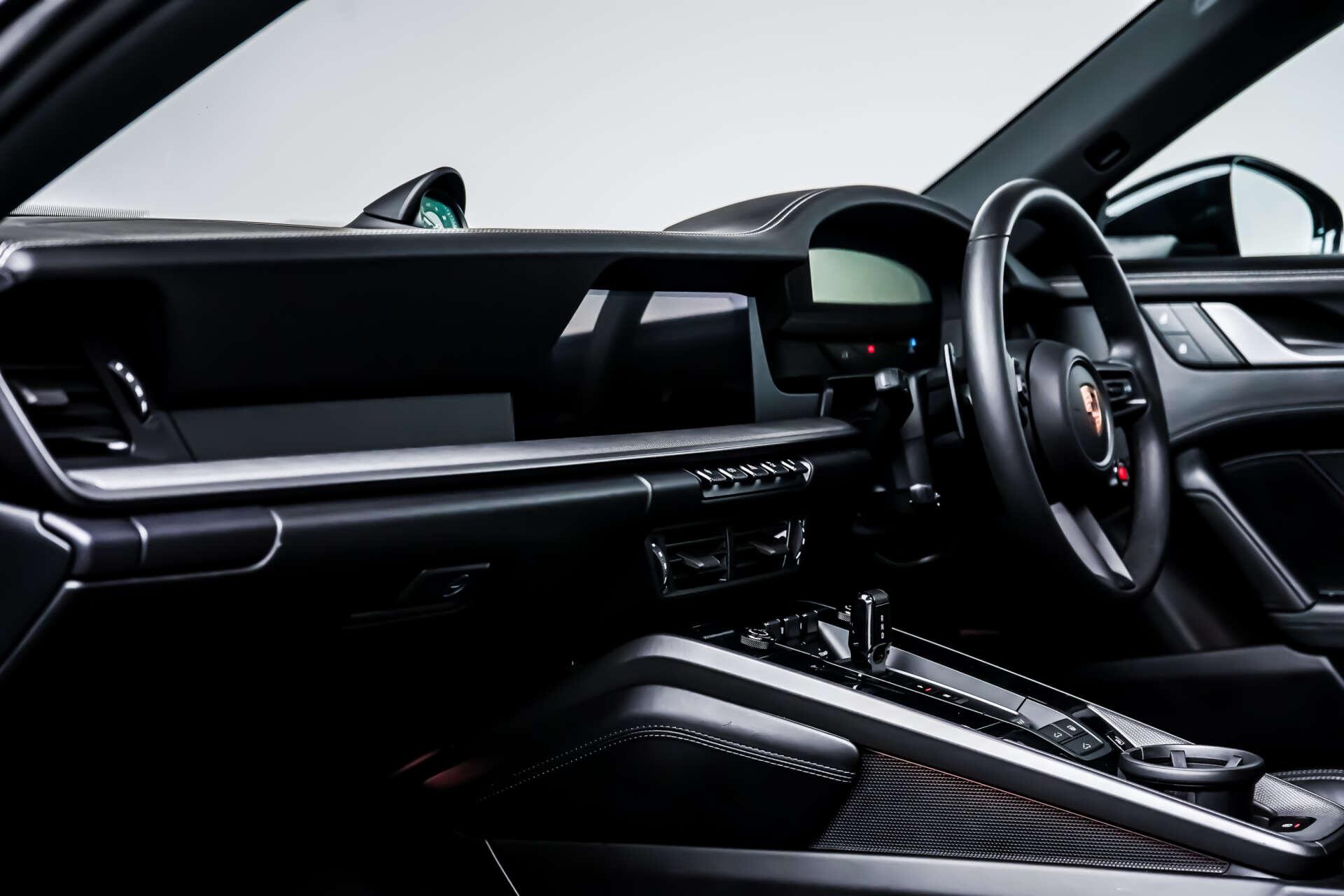 Porsche 911 view 20