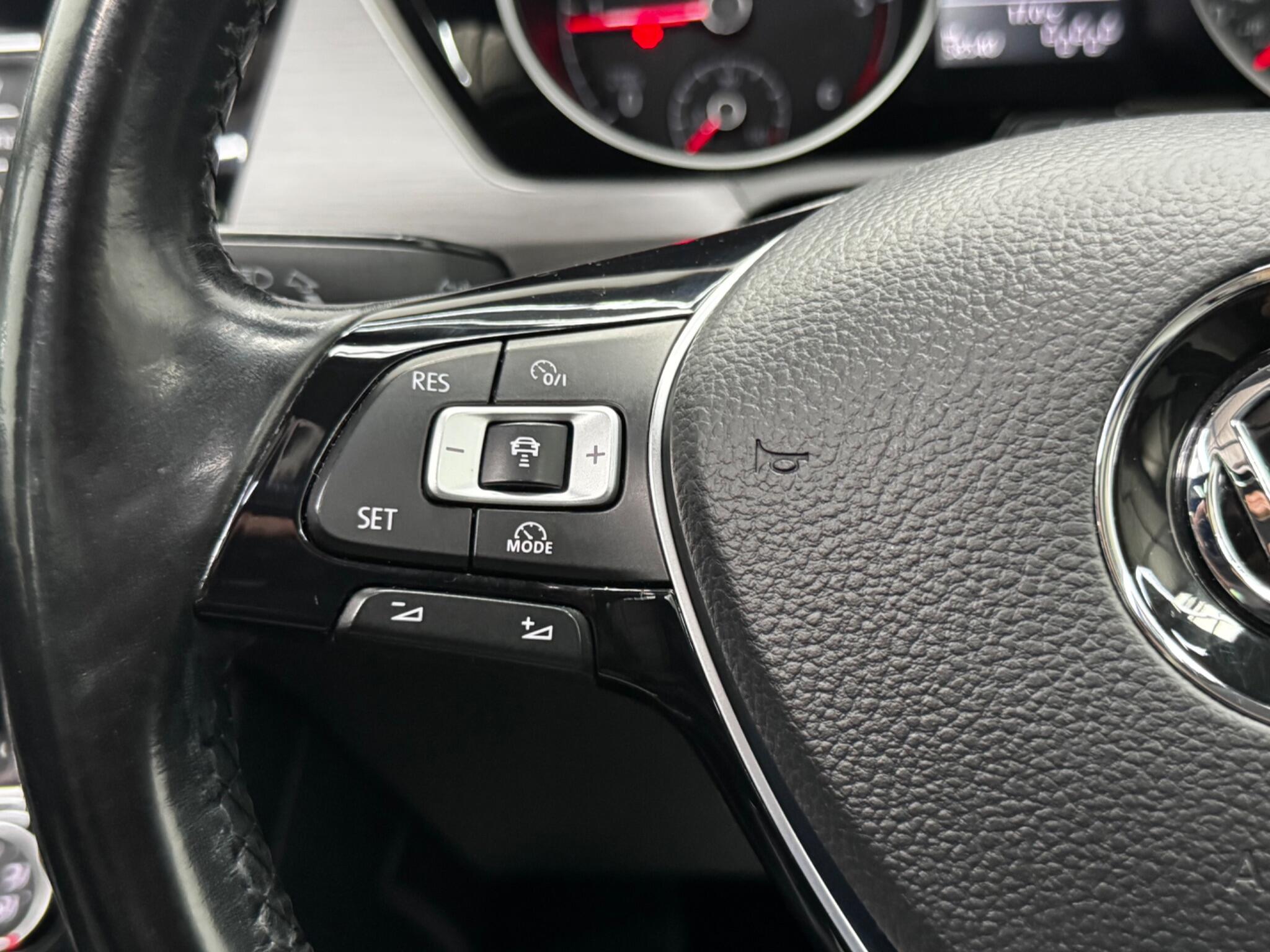 Volkswagen Touran view 32