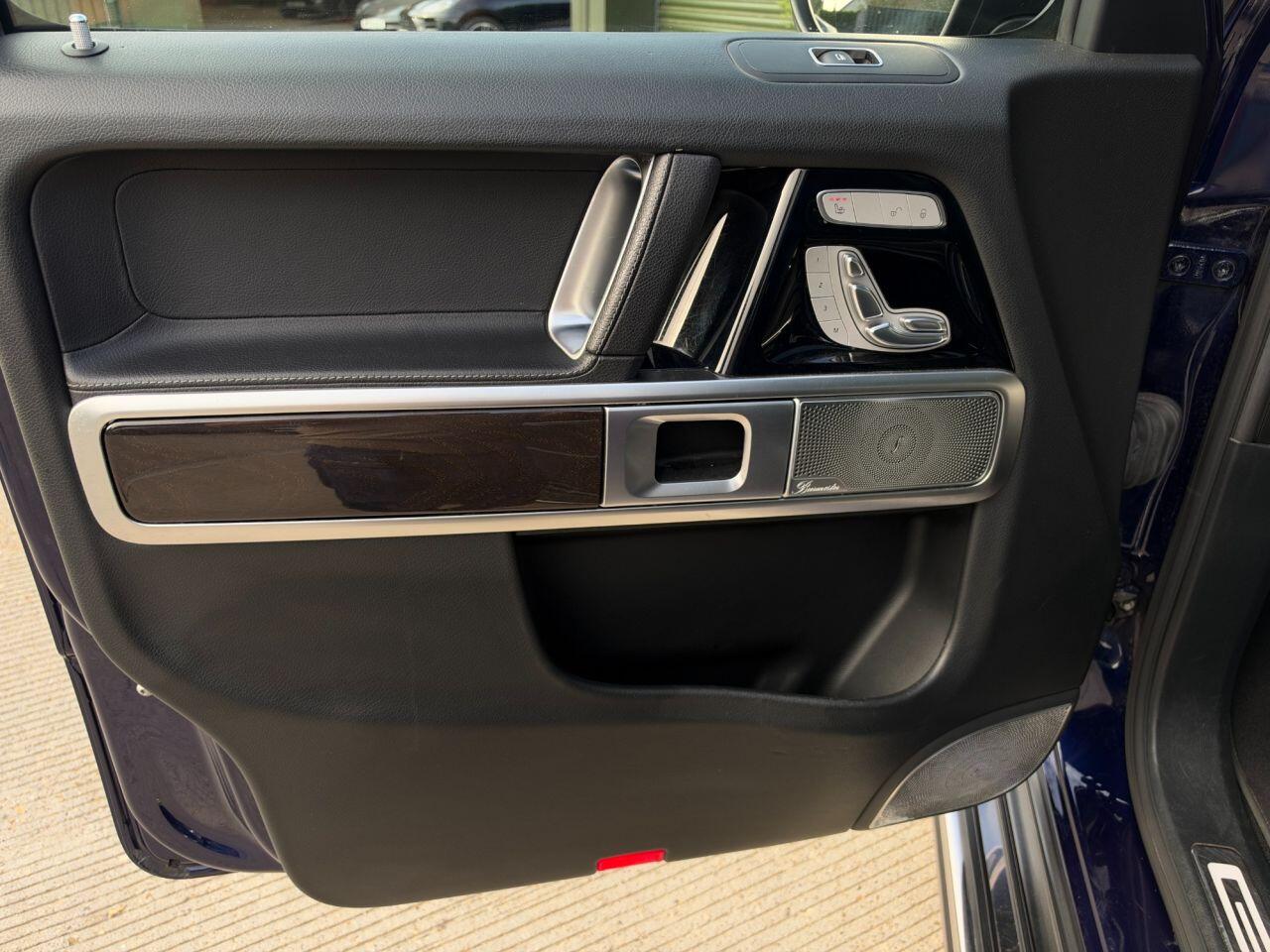 Mercedes-Benz G-Class view 34