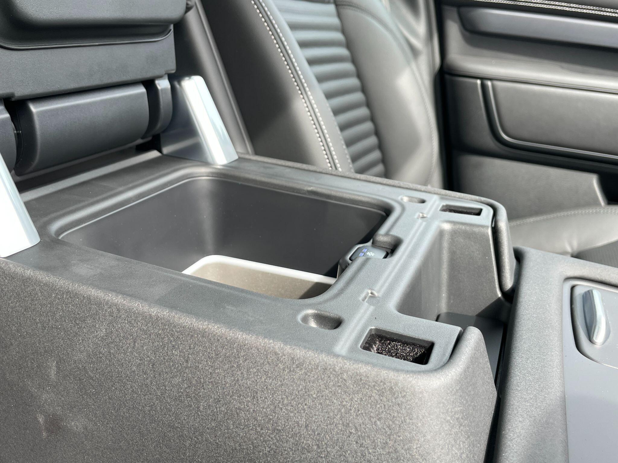 Land Rover Discovery view 38