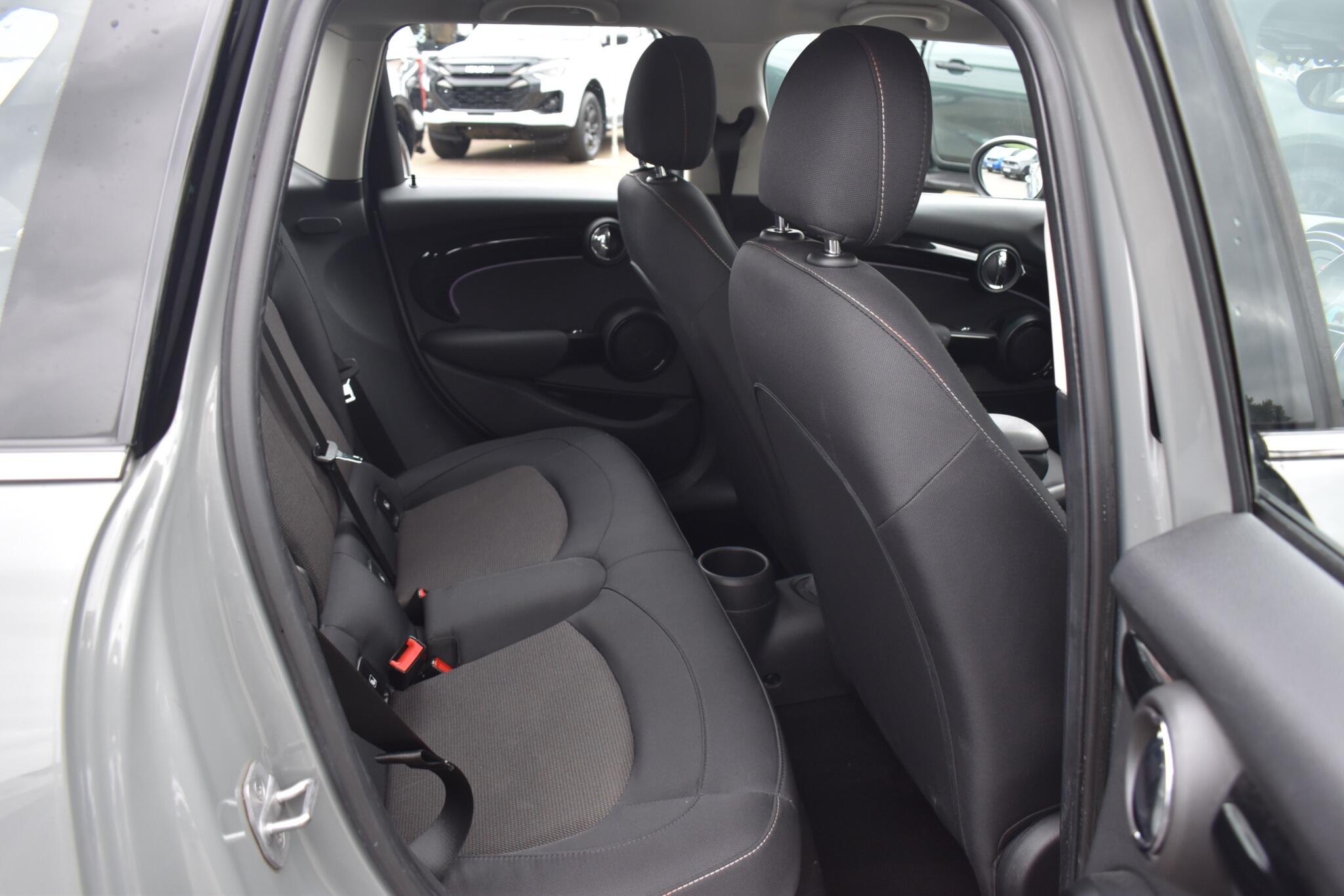 Hatch - 1.5 Cooper Classic Steptronic Euro 6 (s/s) 5dr - Image 14