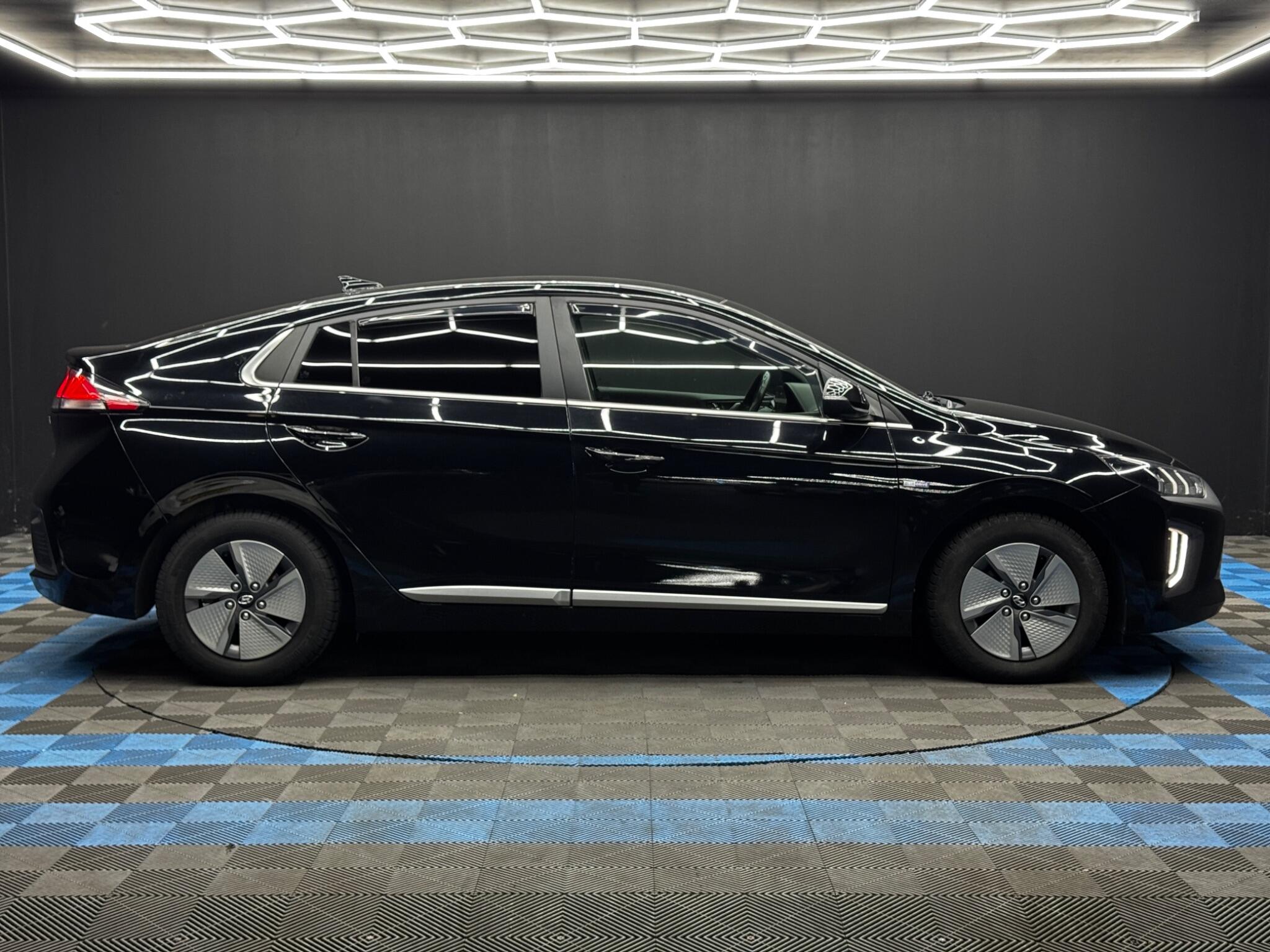 Hyundai Ioniq view 4