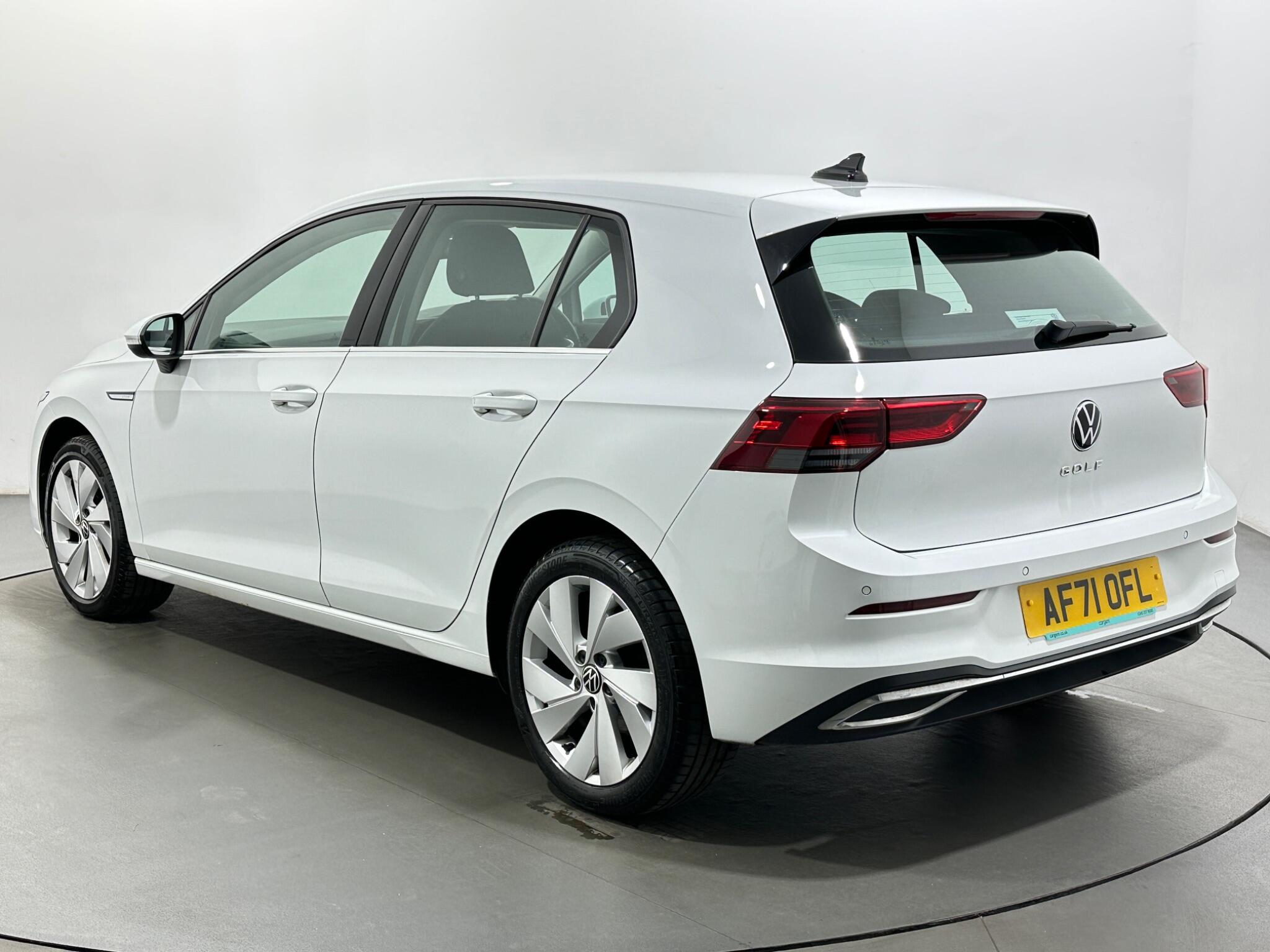 Volkswagen Golf view 6
