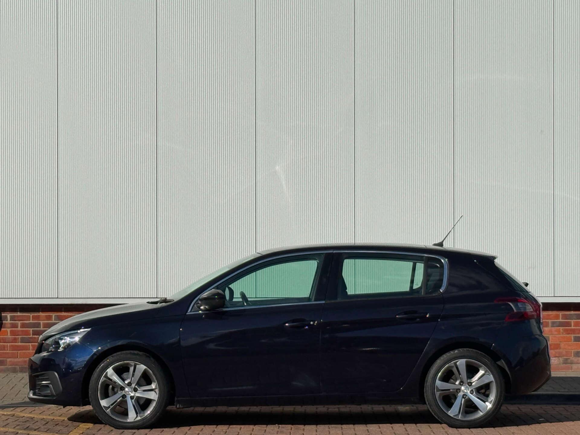 Peugeot 308 view 10