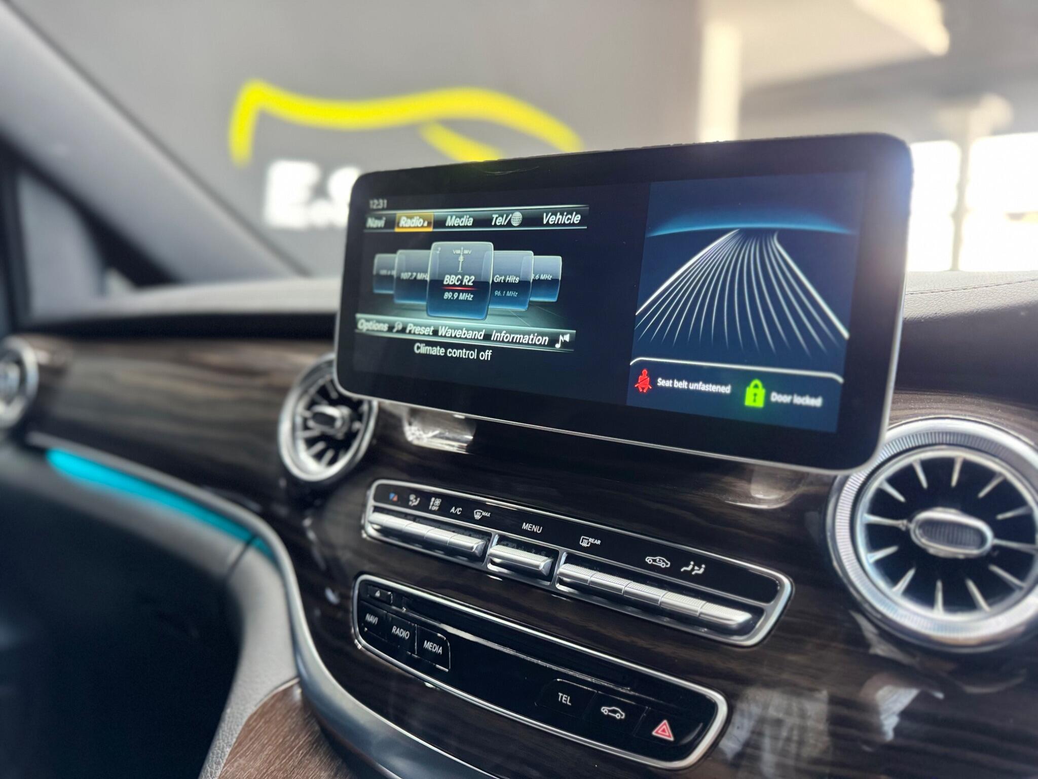 Mercedes-Benz V-Class view 56