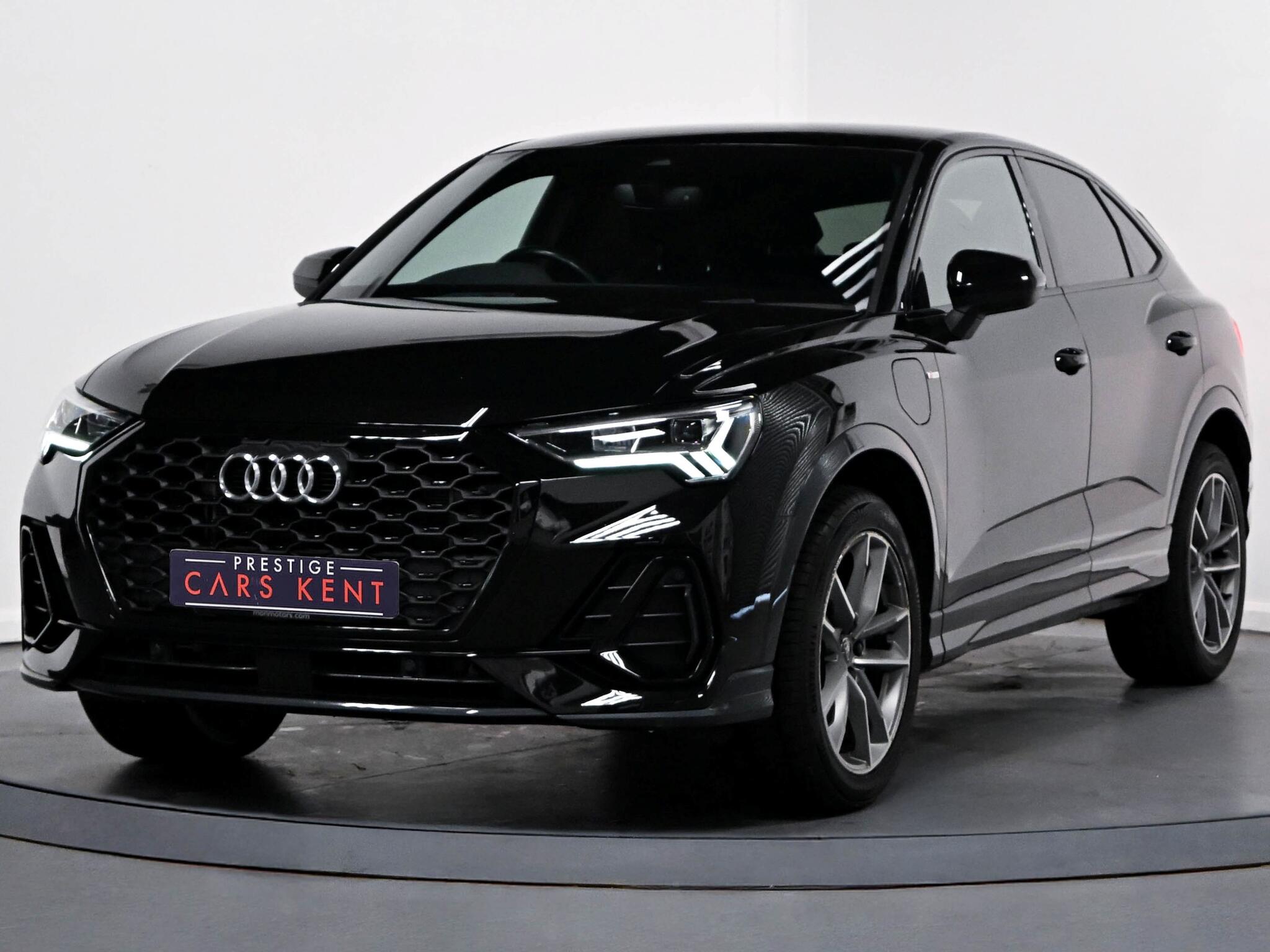 Audi Q3 view 11