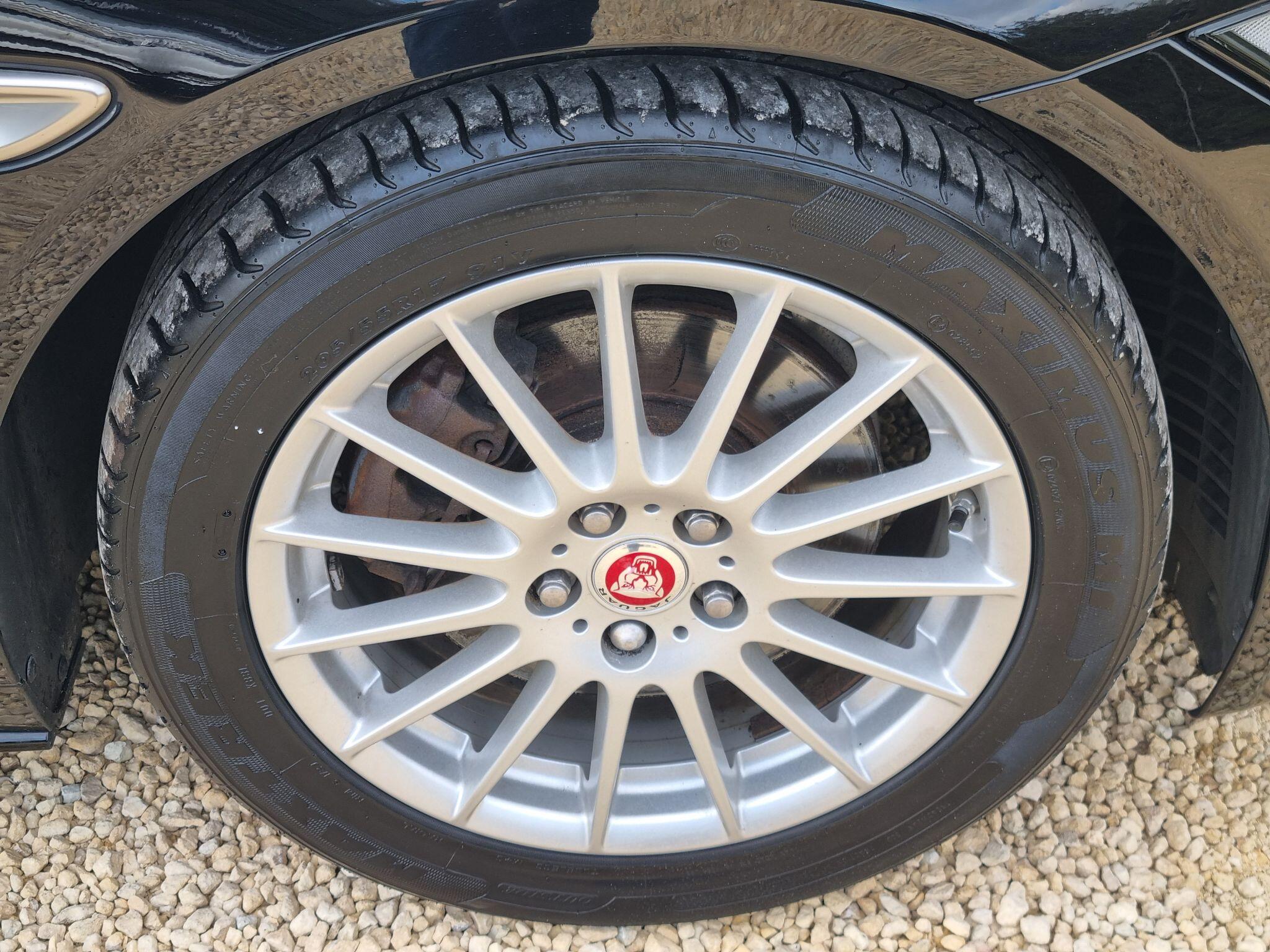 Jaguar Xe view 81