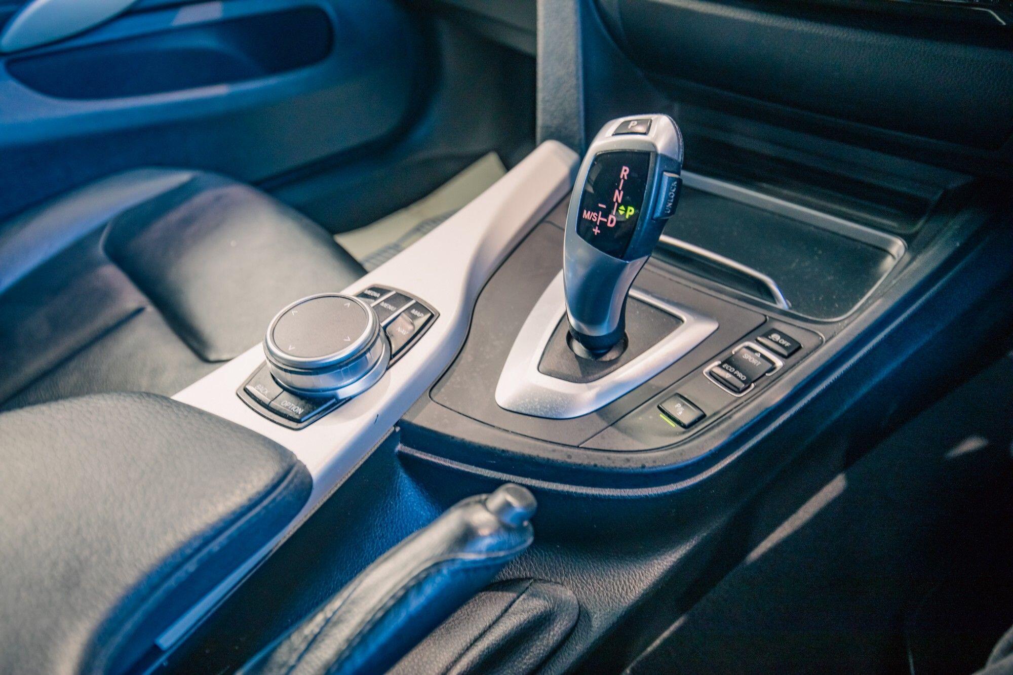 BMW 4 Series view 16