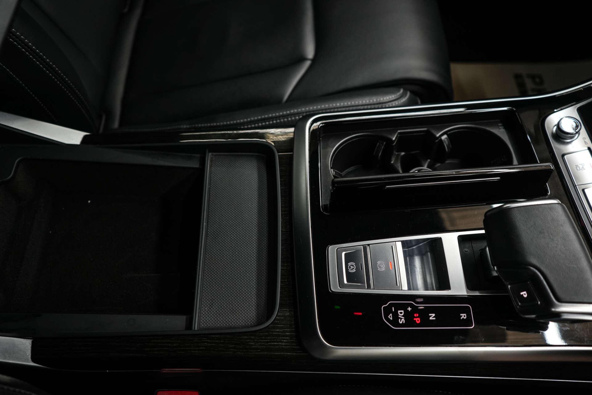 Audi Q8 view 41