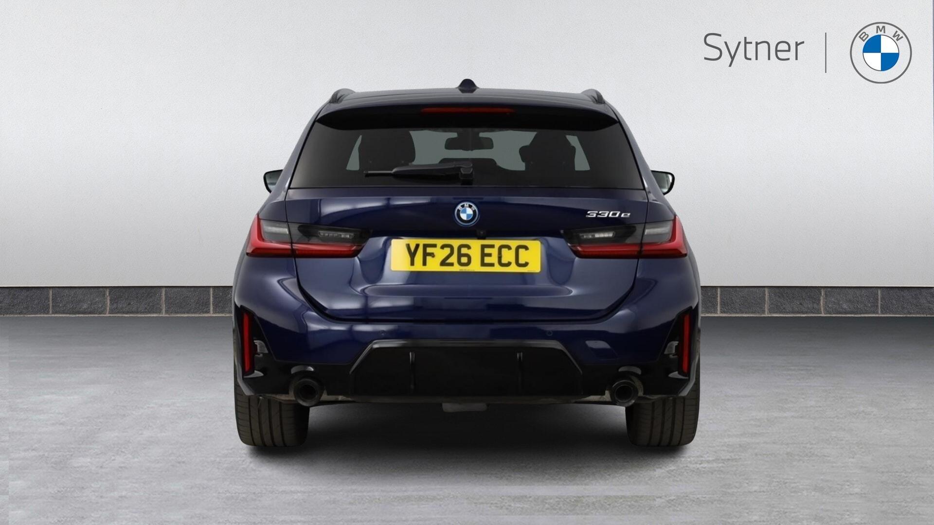 BMW 3 Series view 15