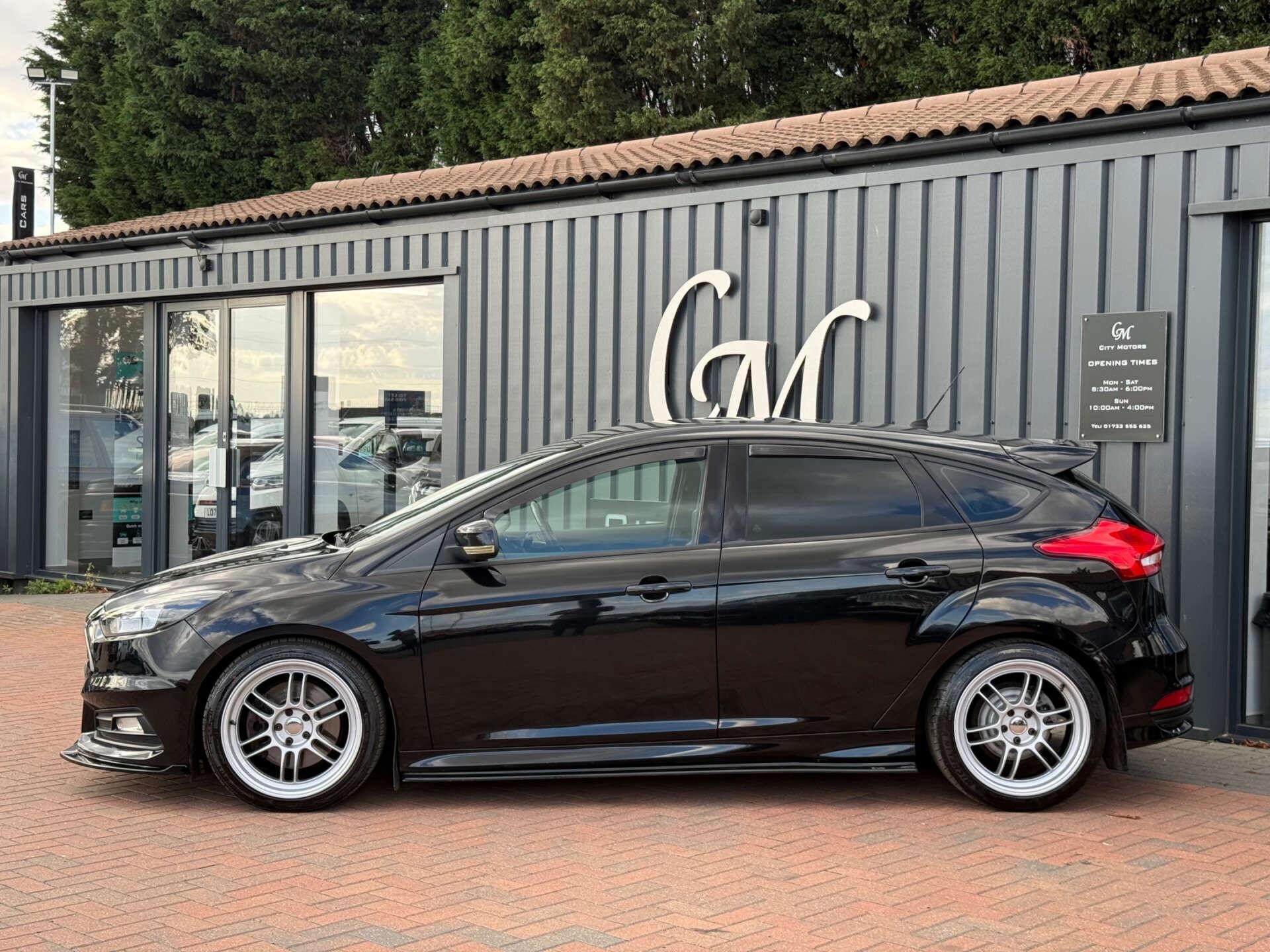 Ford Focus view 10