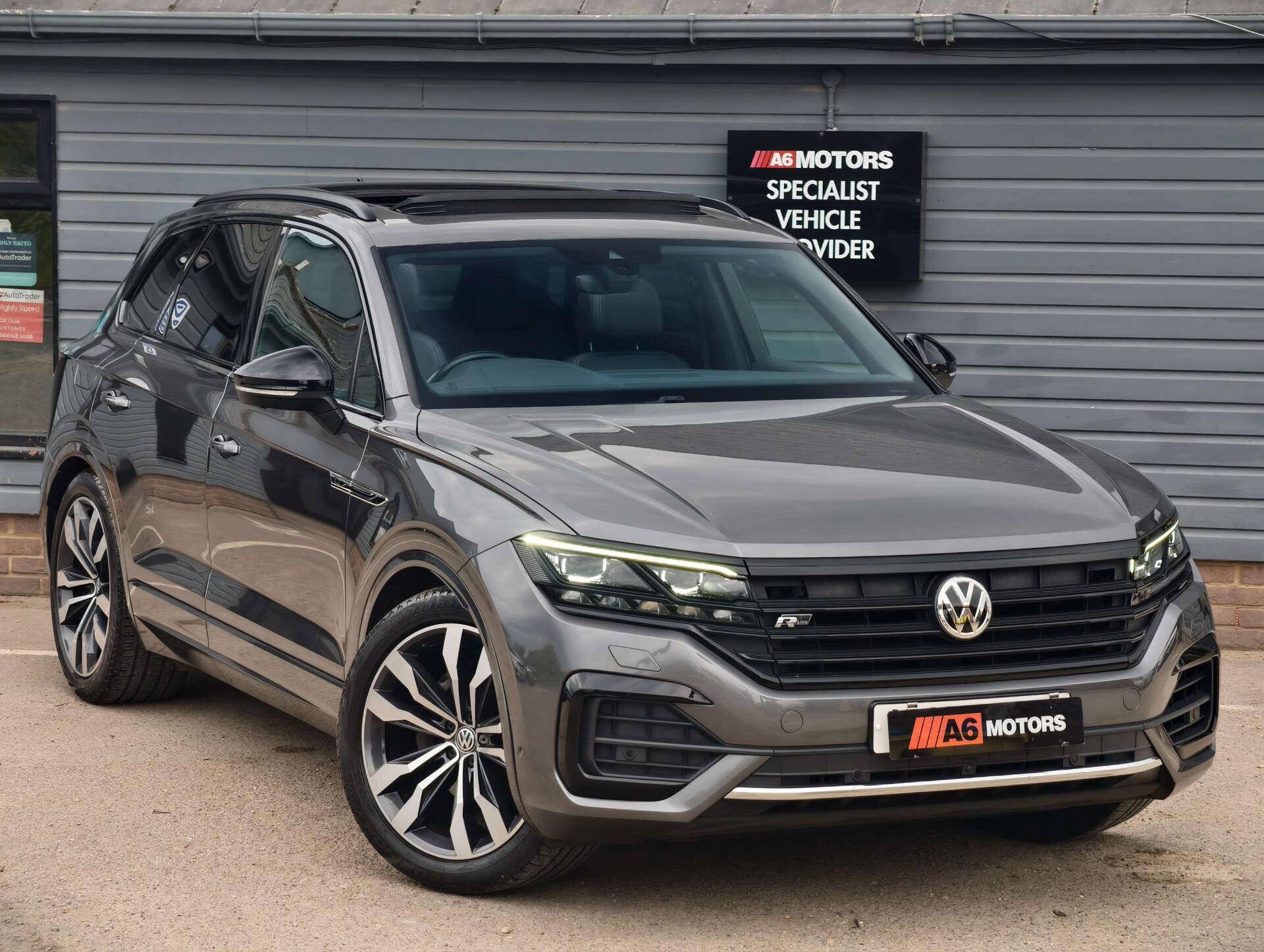 Volkswagen Touareg view 10