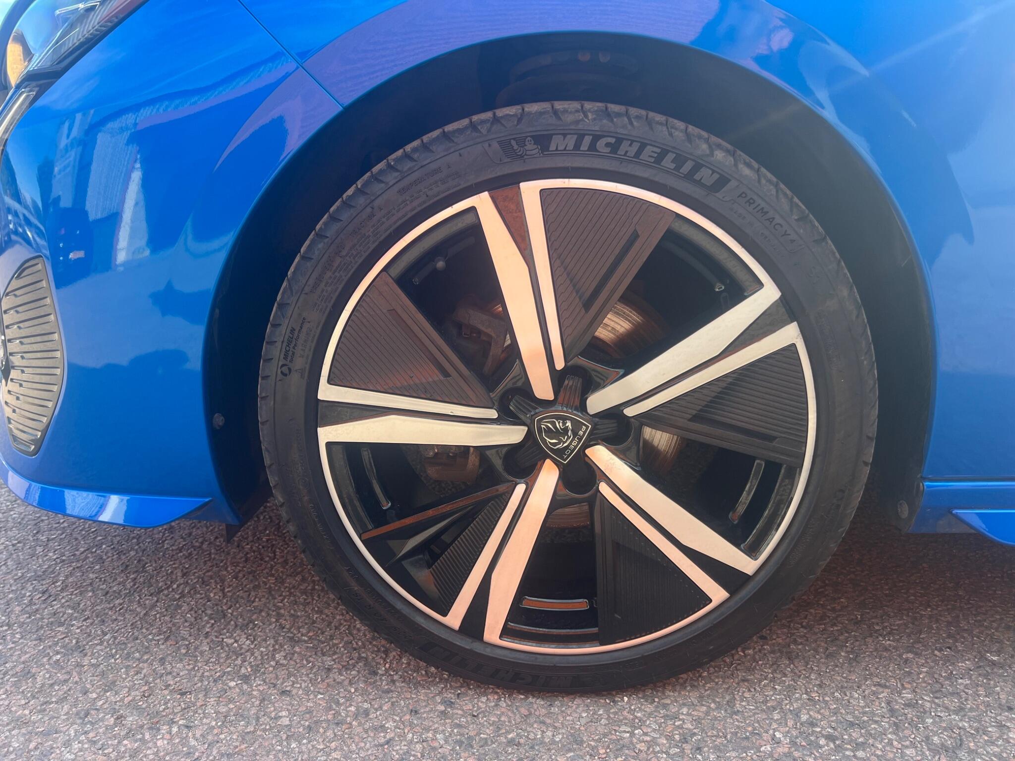Peugeot 308 view 11