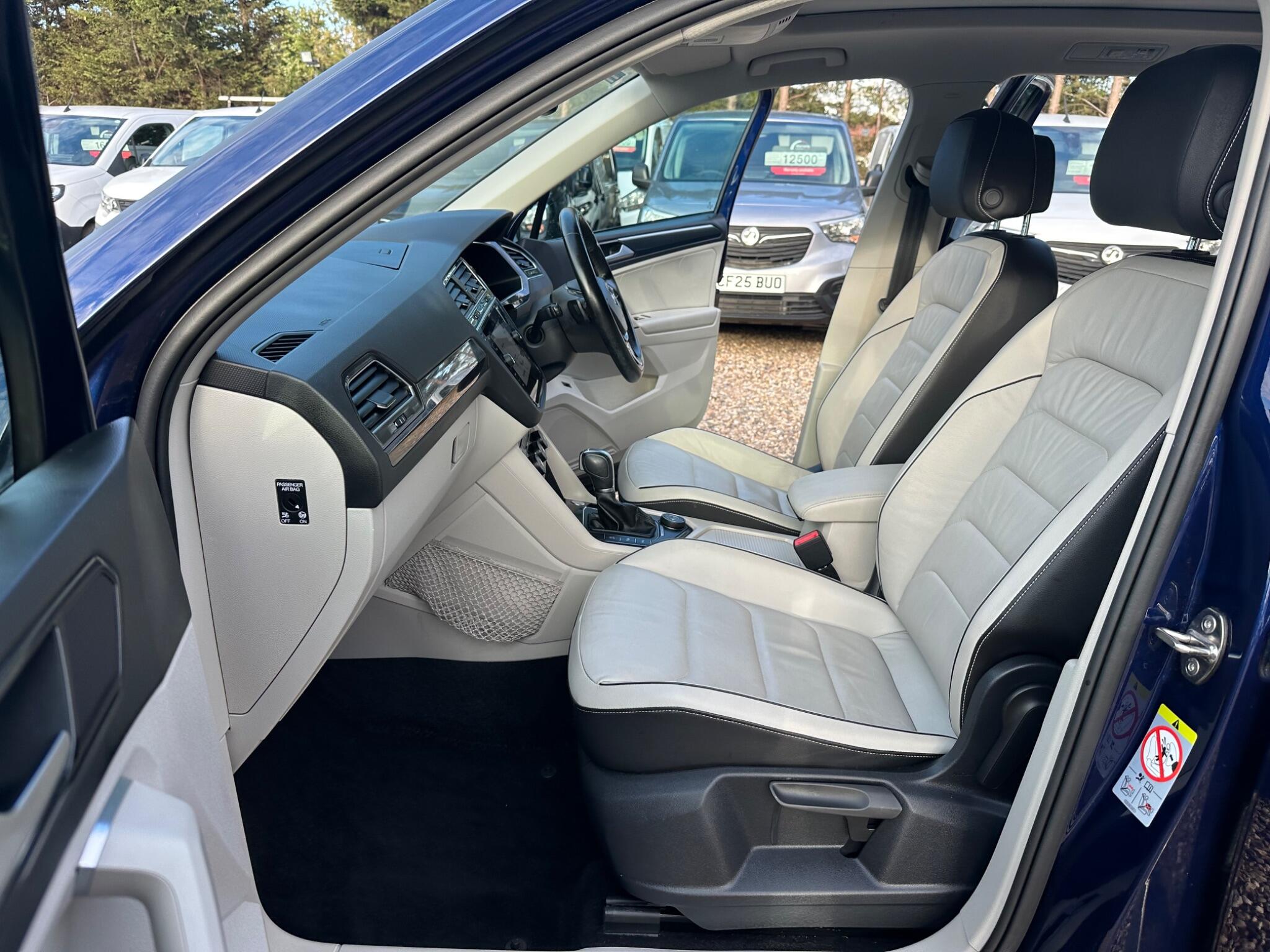 Volkswagen Tiguan view 19