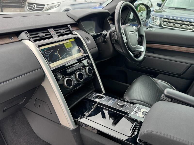 Land Rover Discovery view 32