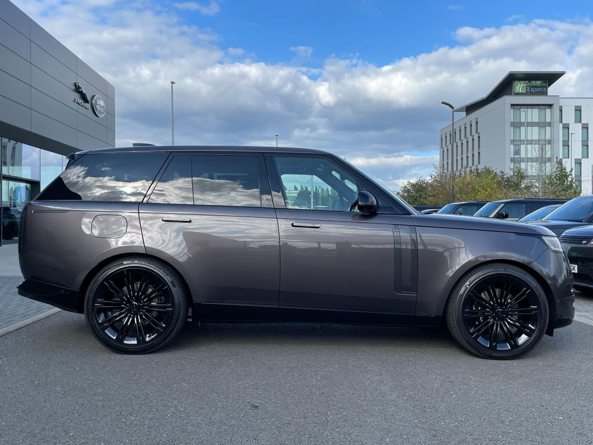 Land Rover Range Rover view 15