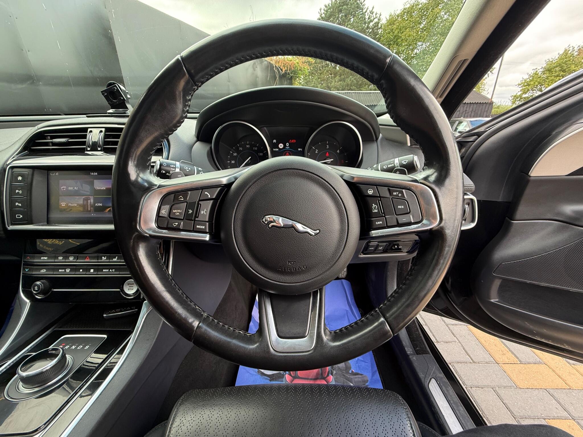 Jaguar Xe view 28