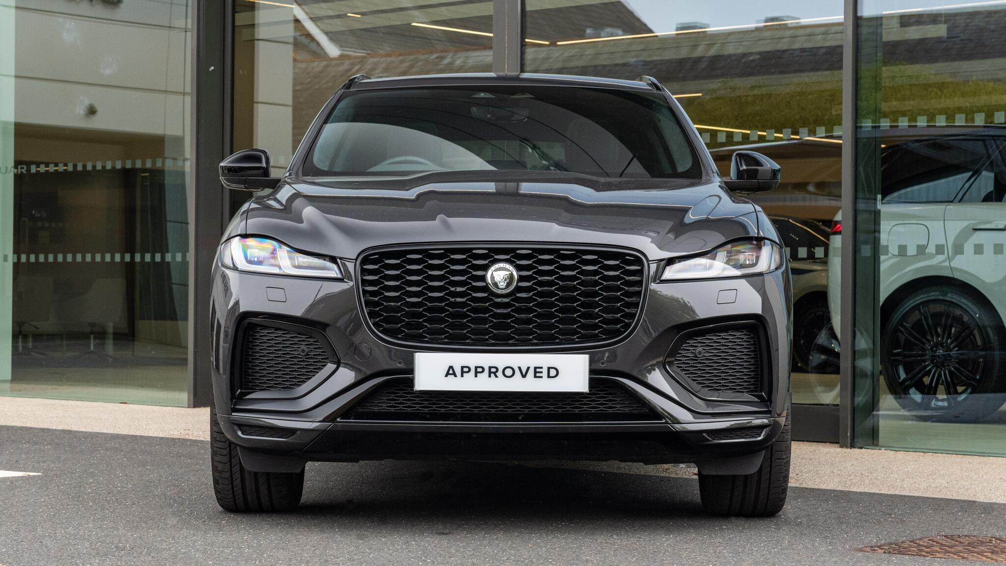 Jaguar F-Pace view 7