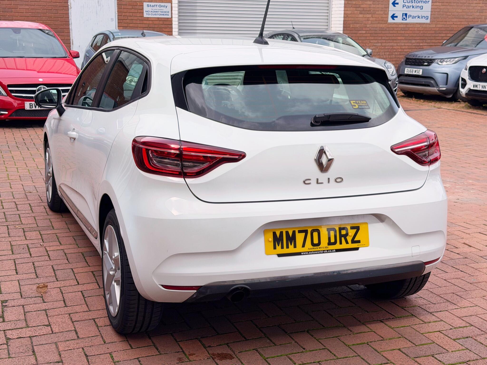 Renault Clio view 24