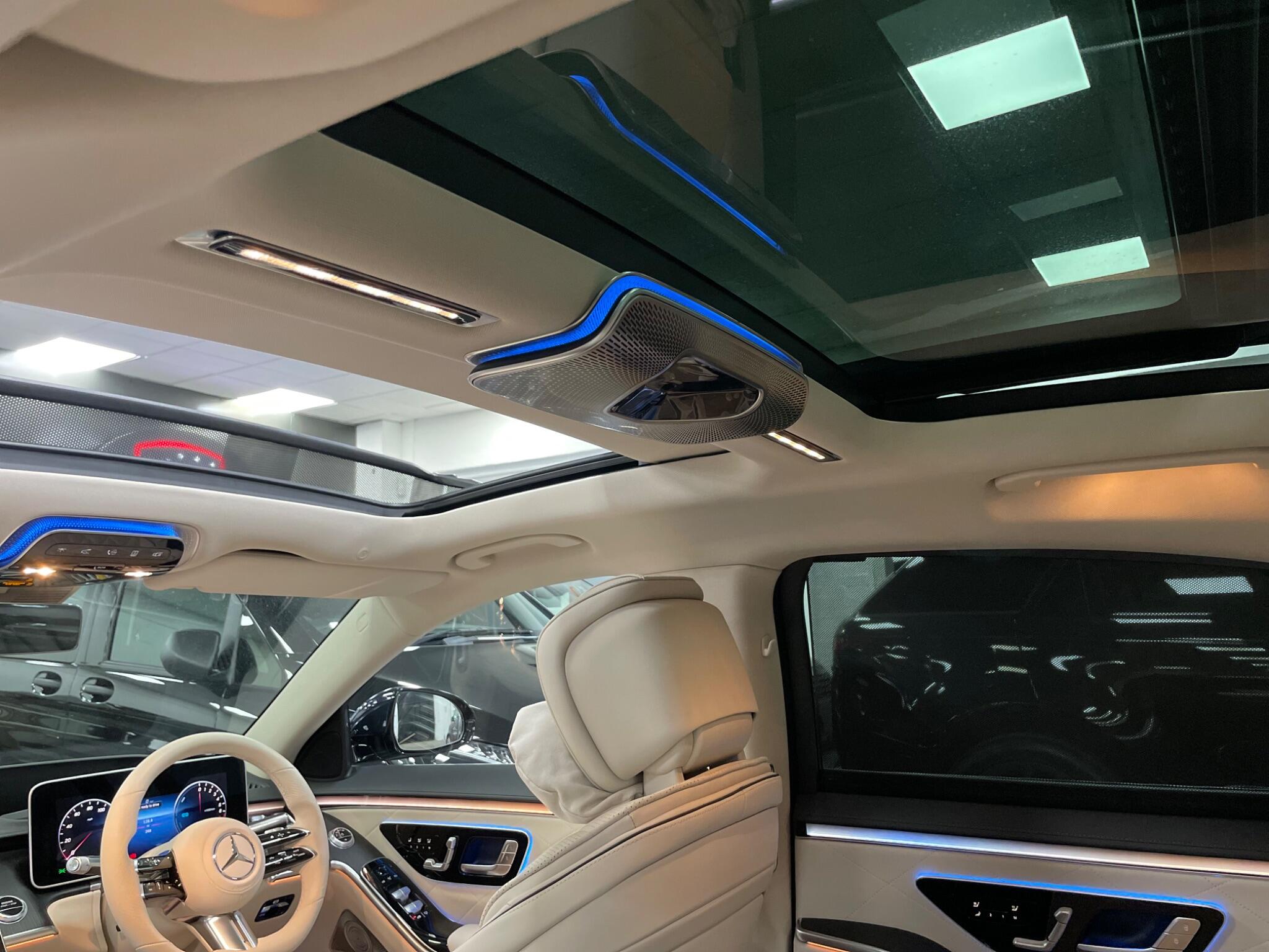 Mercedes-Benz S-Class view 30
