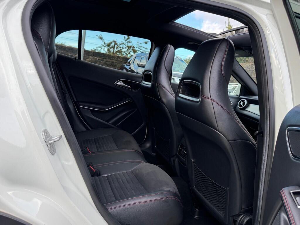 Mercedes-Benz Gla view 21