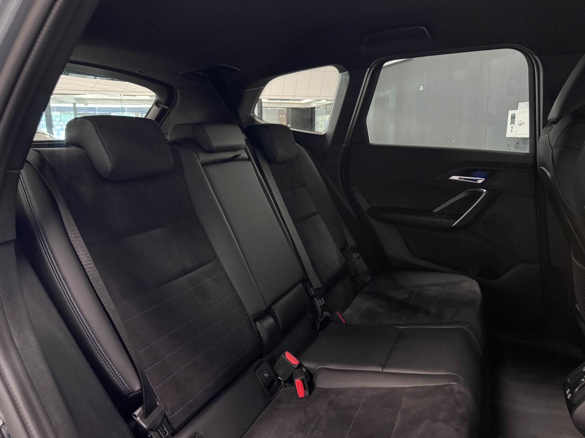 BMW Ix1 view 27
