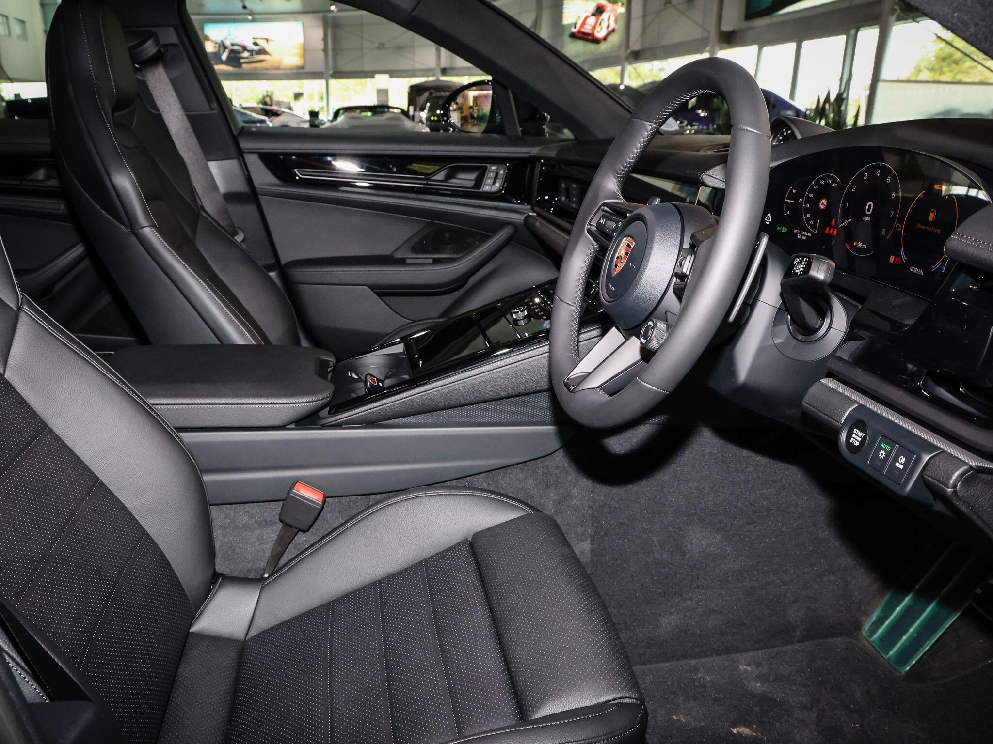 Porsche Panamera view 42
