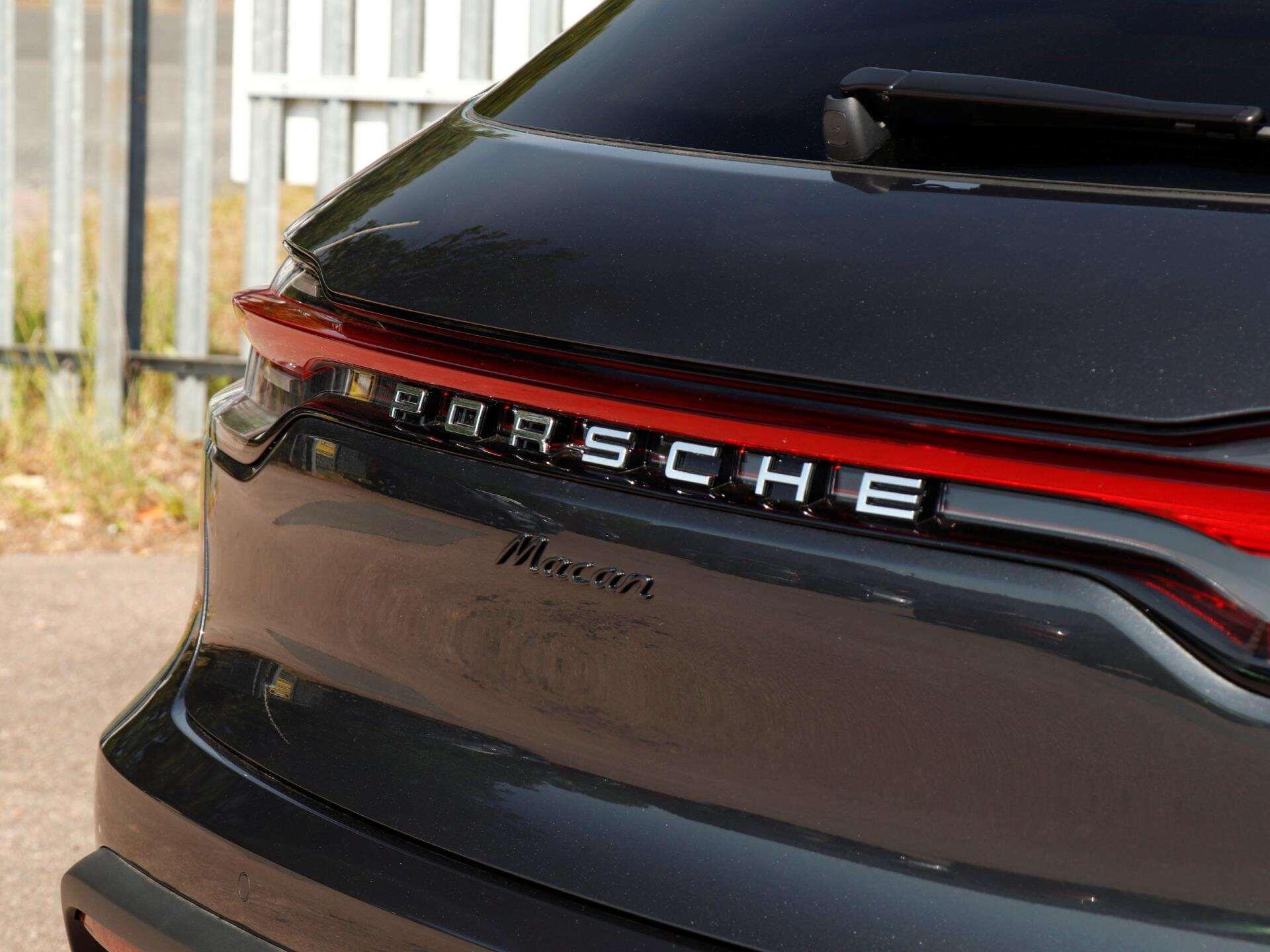 Porsche Macan view 31