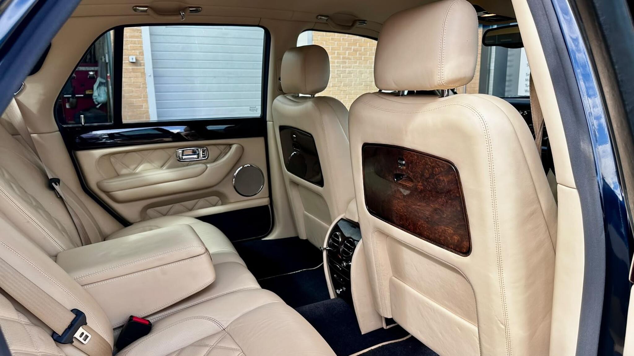 Bentley Arnage view 25