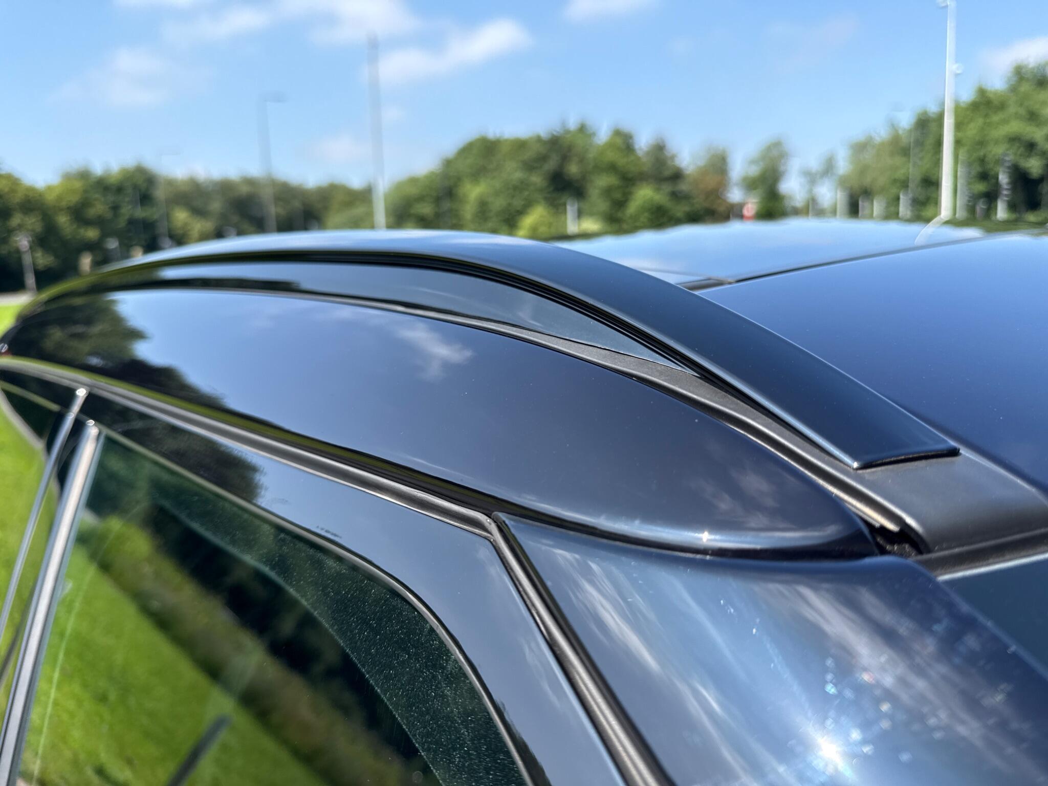 Land Rover Range Rover Velar view 19