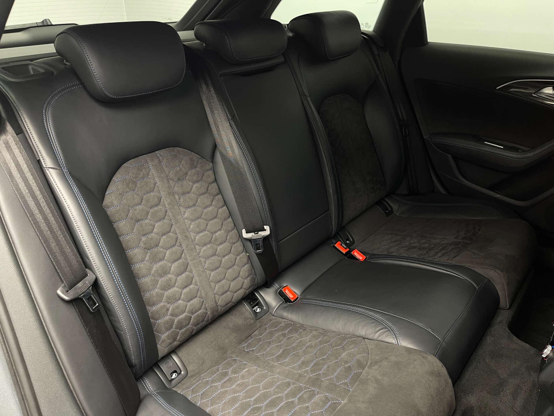 Audi RS6 Avant view 21