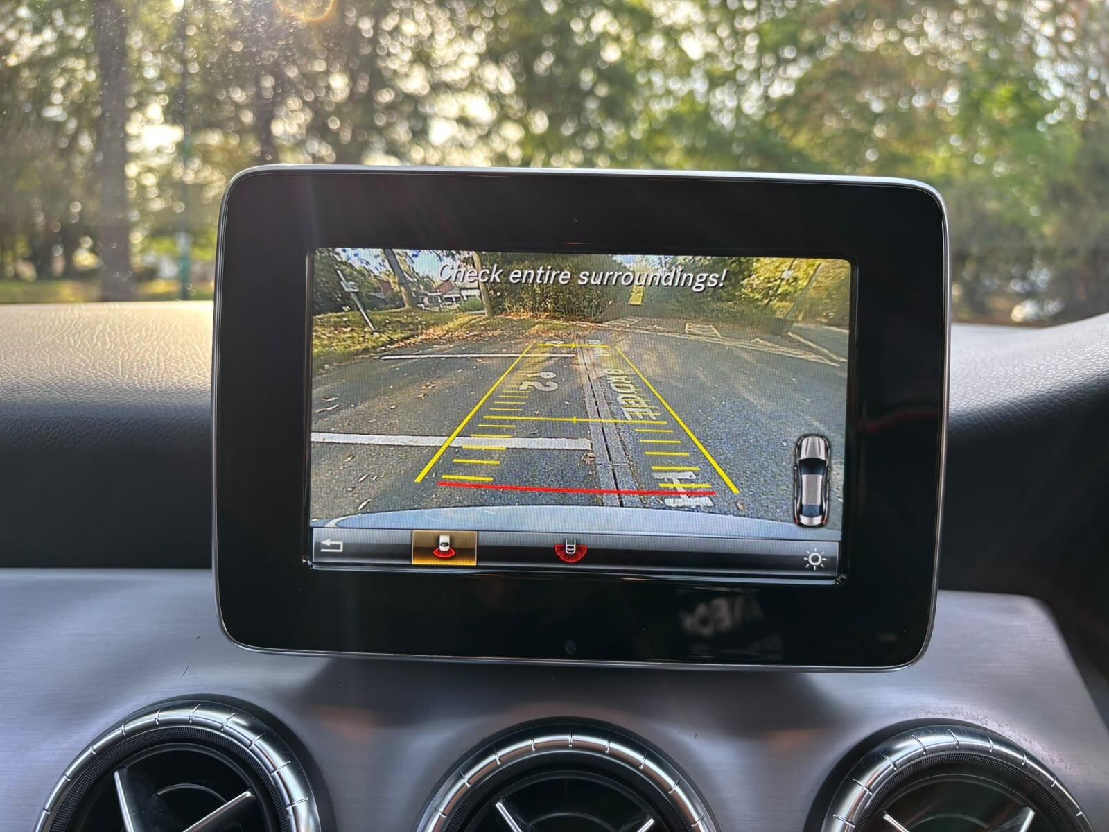 Mercedes-Benz Cla view 24