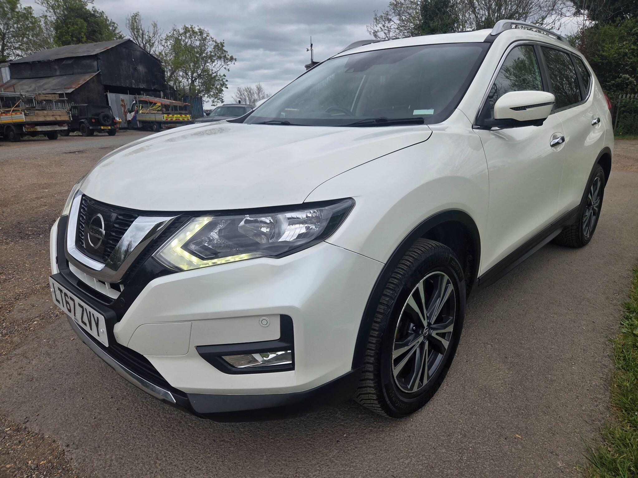 Nissan X-Trail view 4
