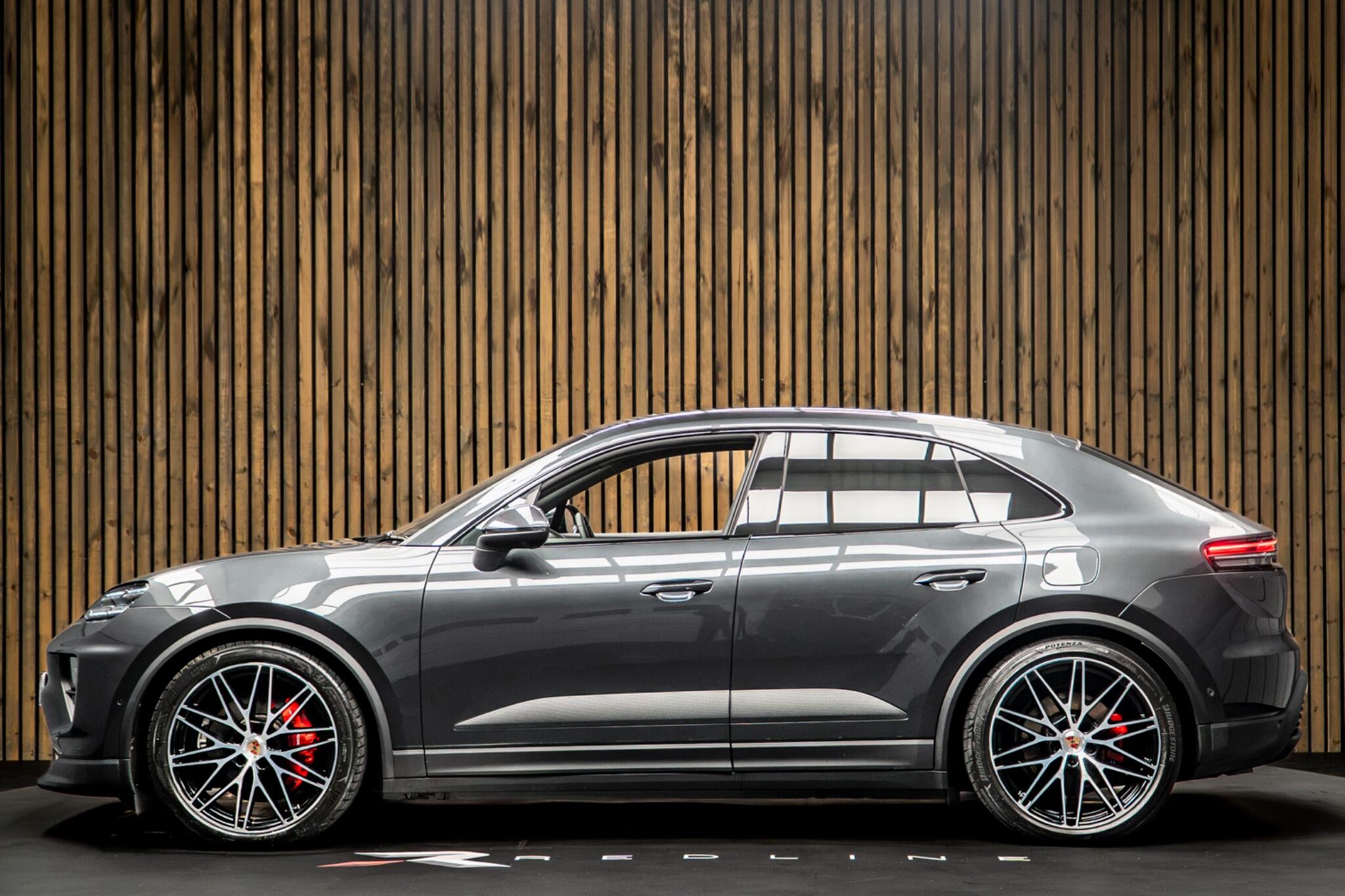 Porsche Macan view 7