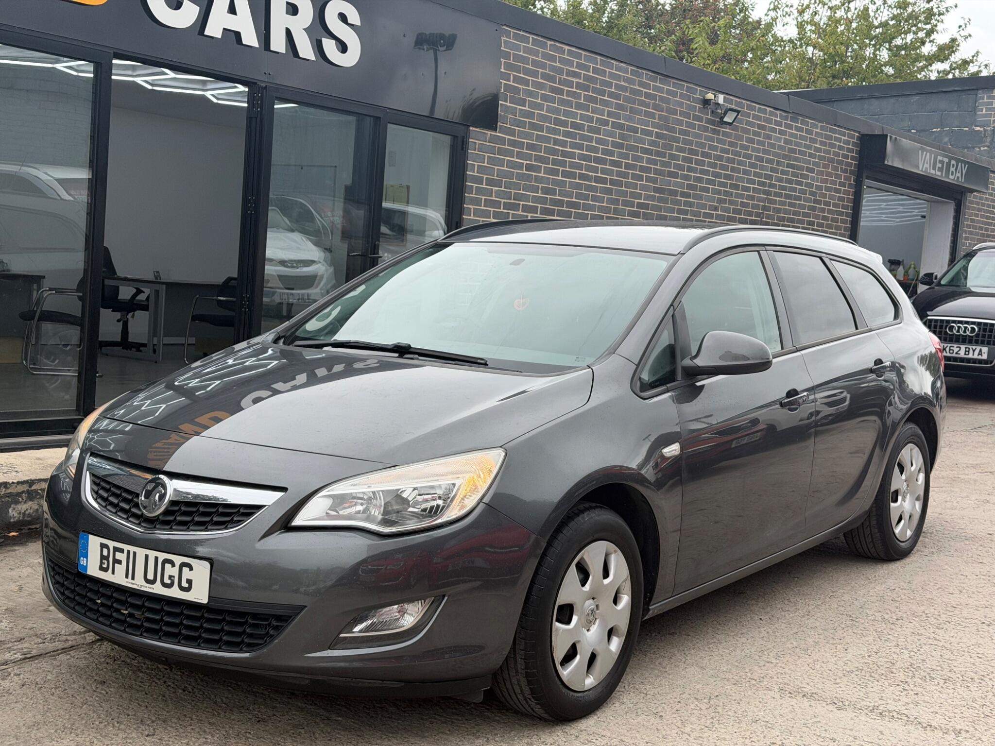 2011 Vauxhall Astra in Grey for sale