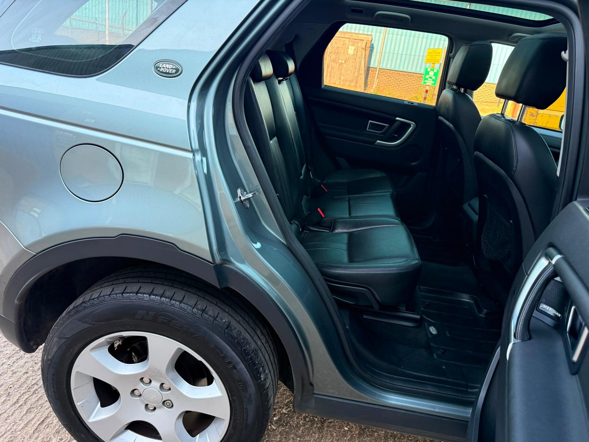 Land Rover Discovery Sport view 18