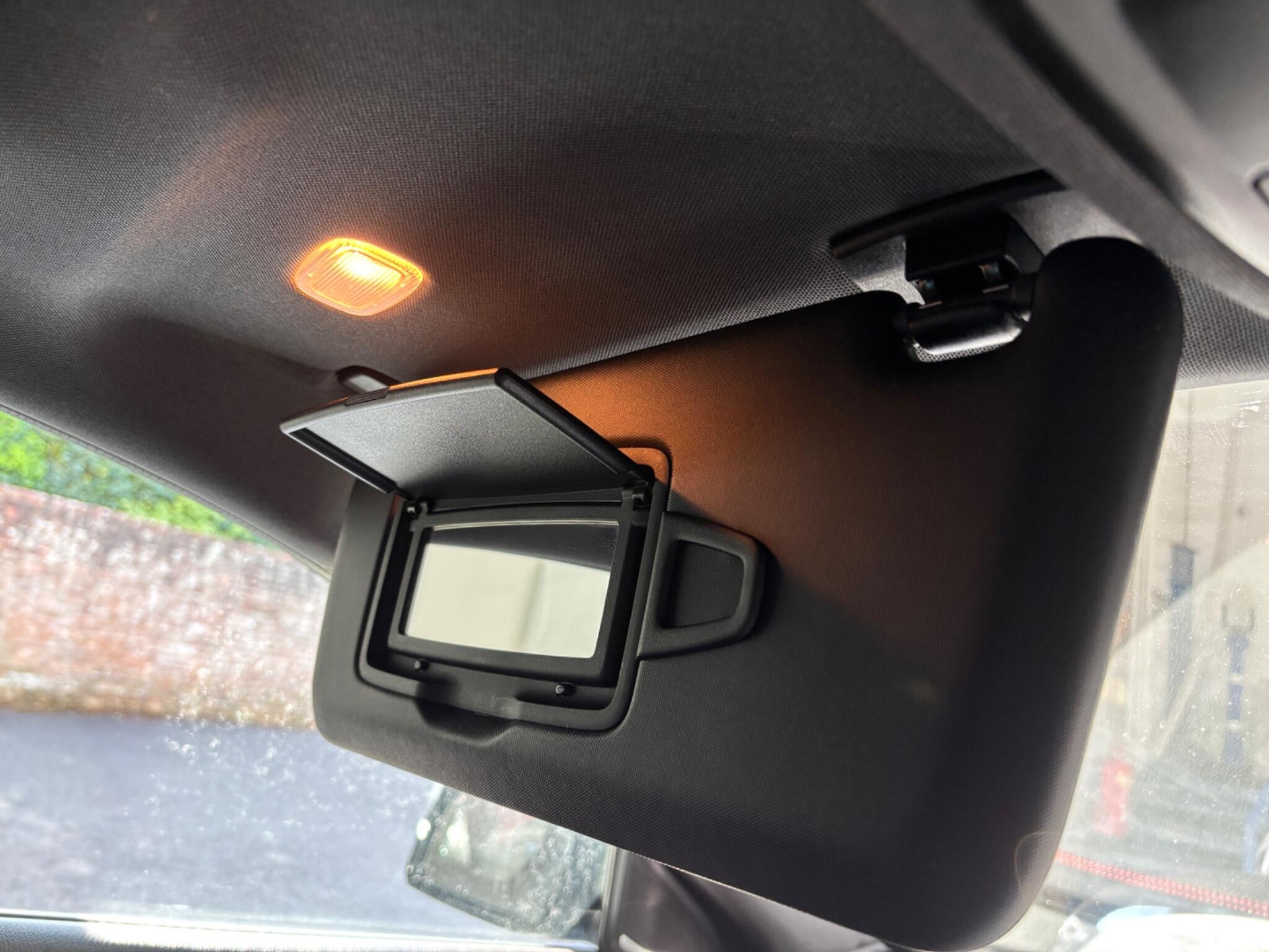 Mercedes-Benz Gla view 49
