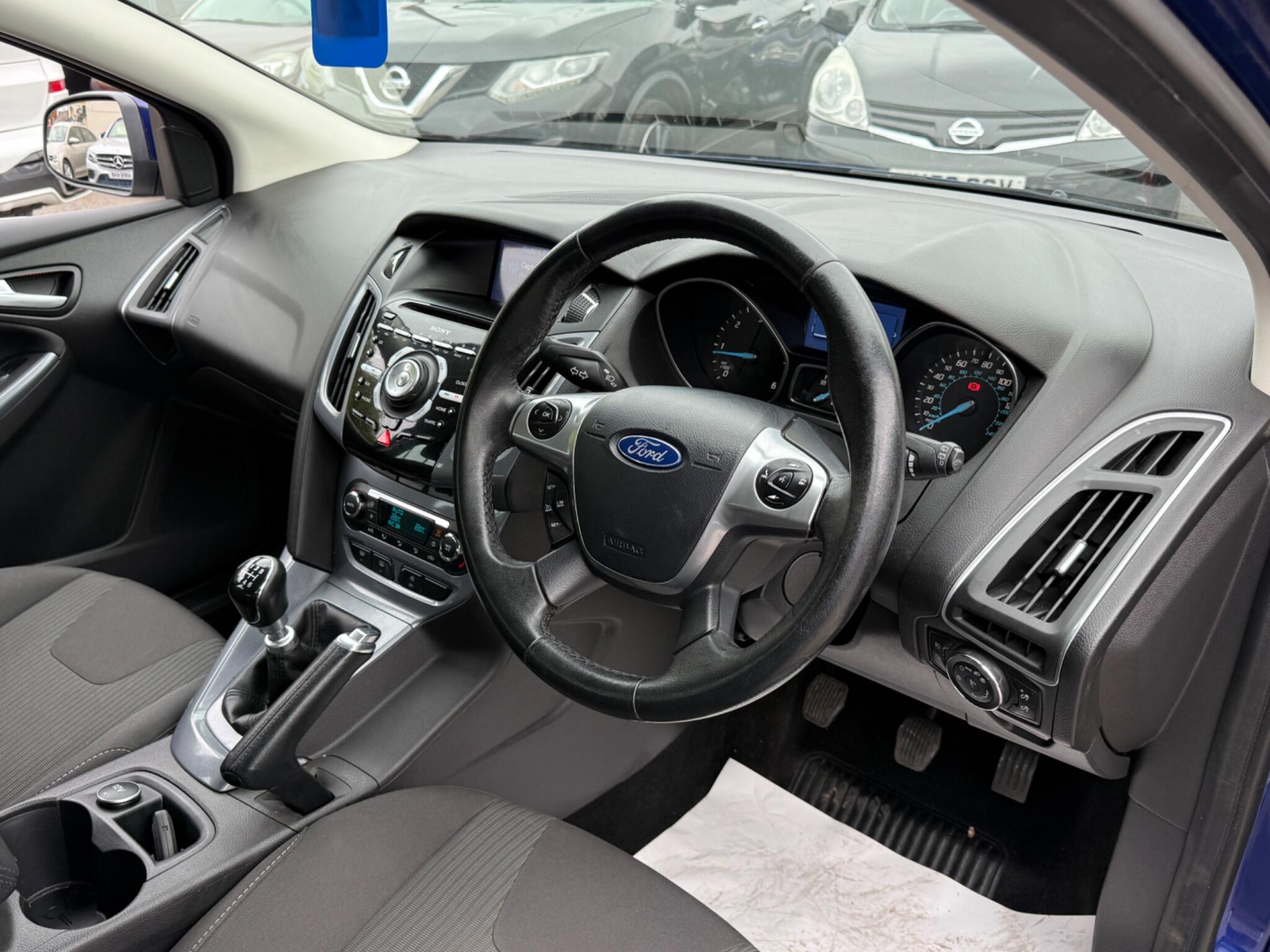 Ford Focus - Image 28