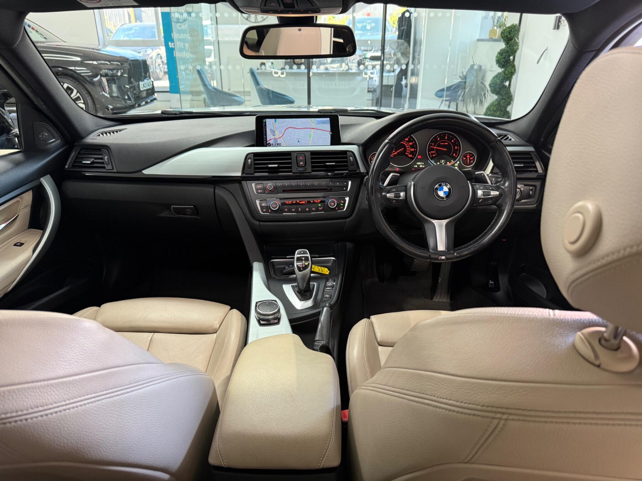 BMW 3 Series view 22