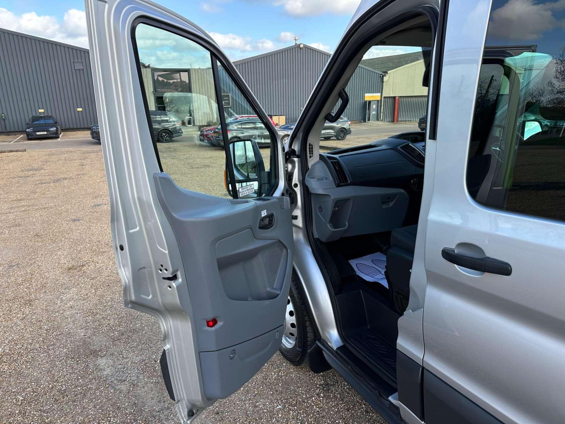 Ford Transit view 13