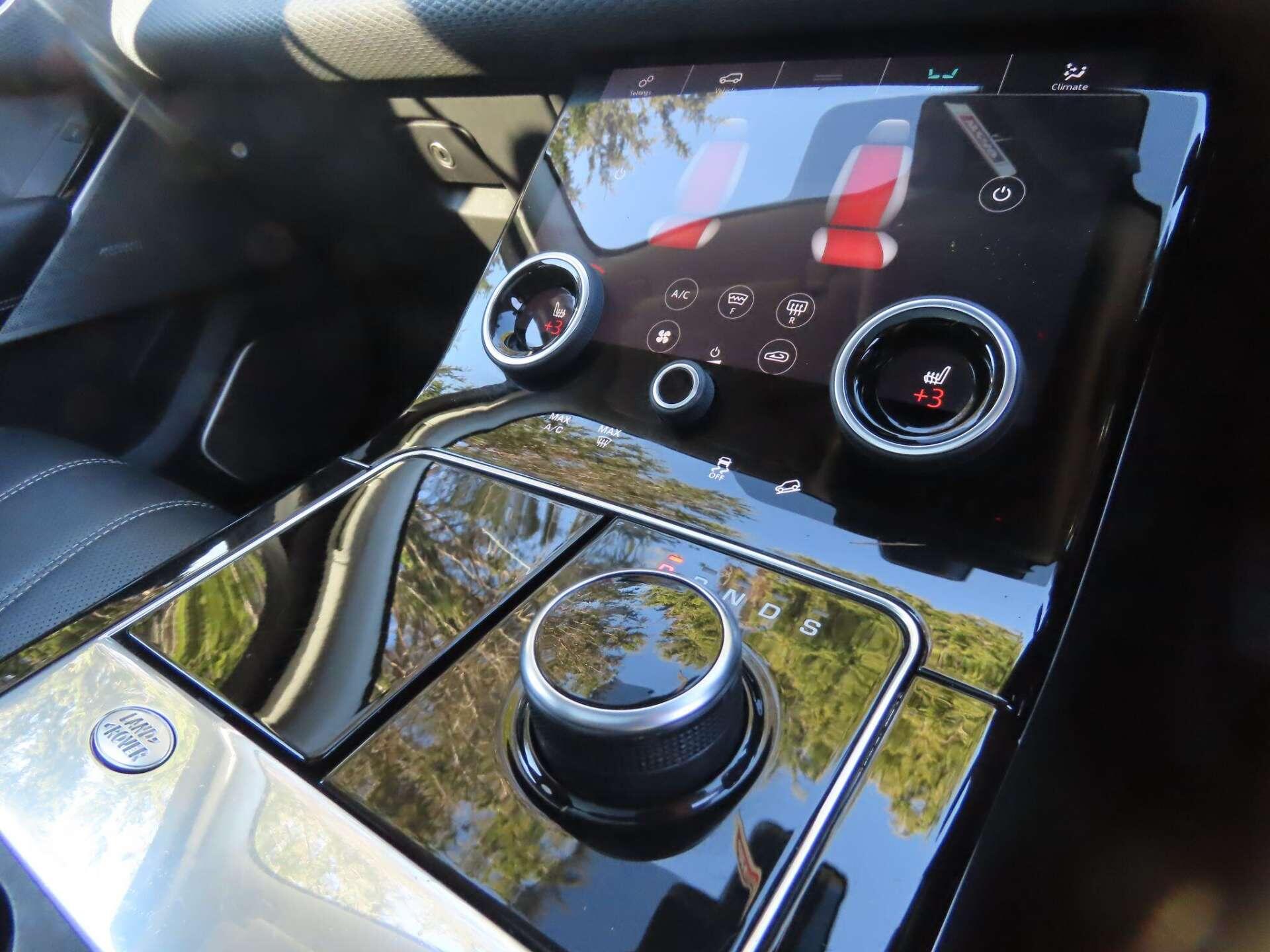 Land Rover Range Rover Velar view 14
