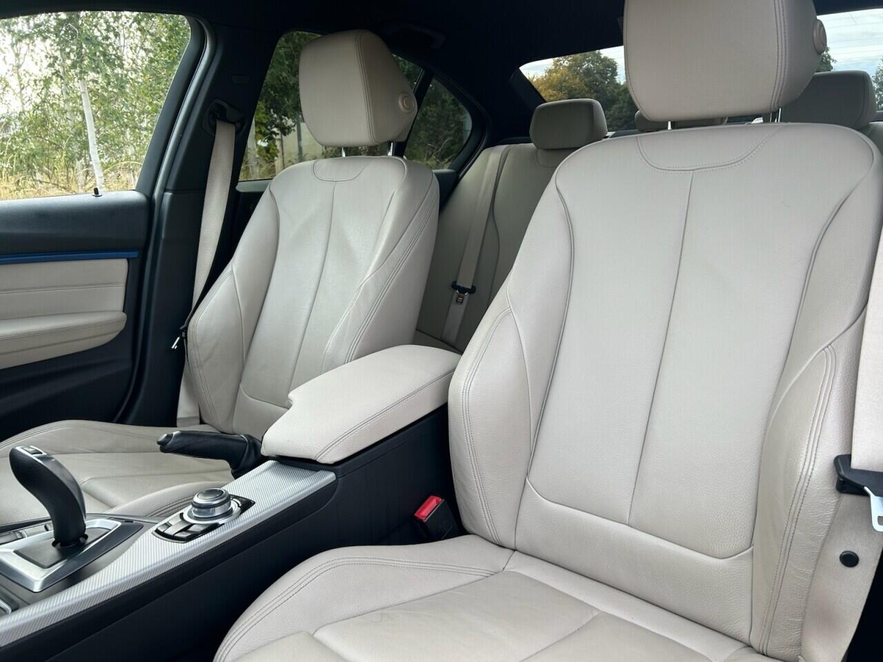 BMW 3 Series view 22