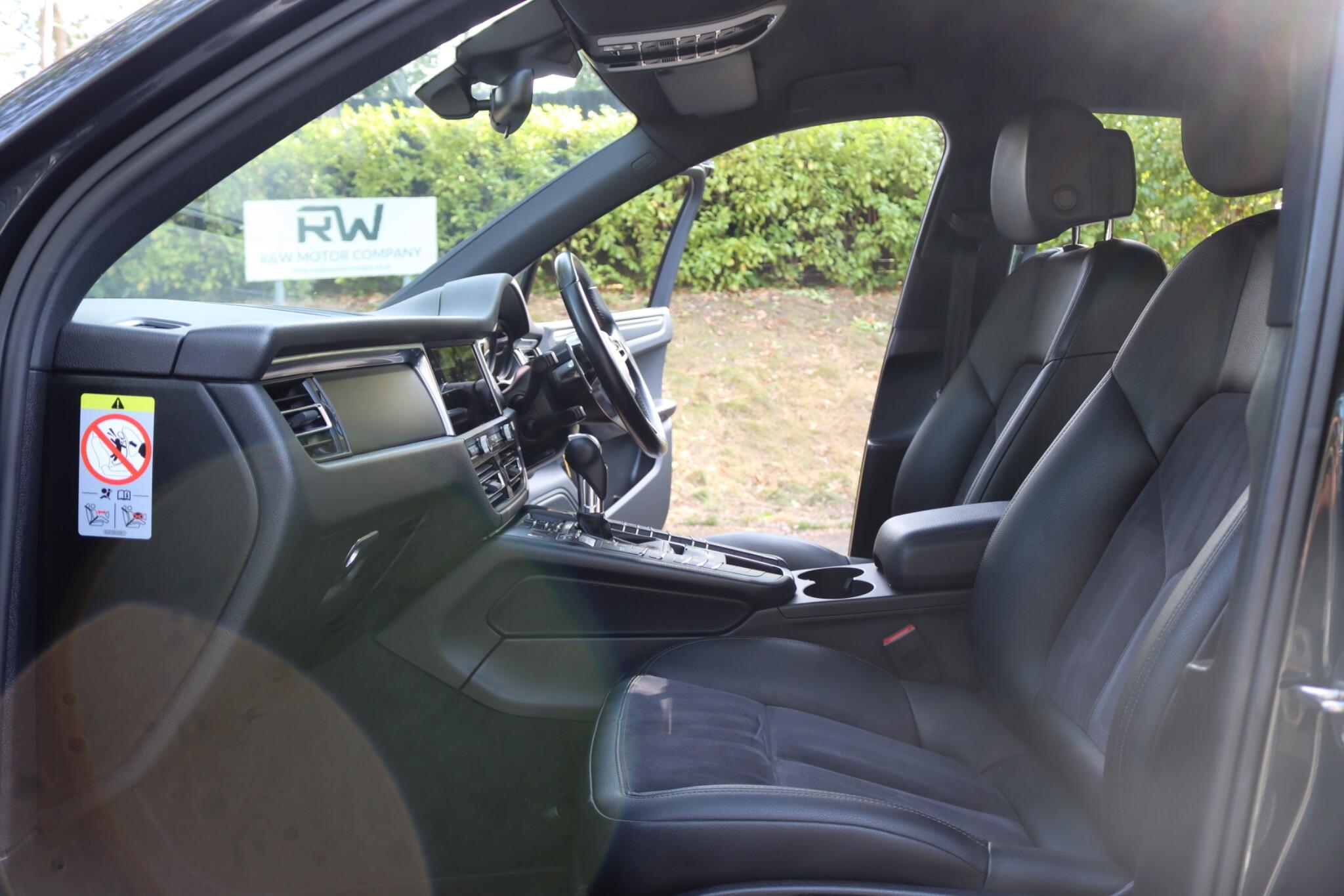 Porsche Macan view 52